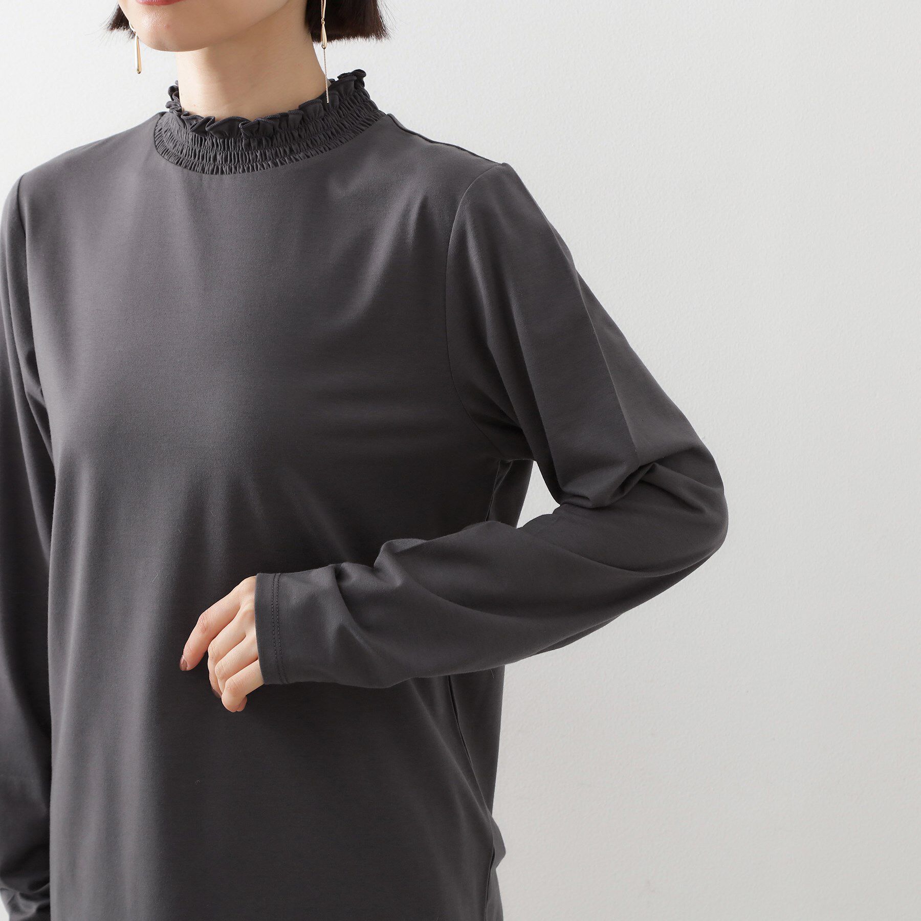 THE SHOP TK「【冬のレイヤードスタイルに/吸湿発熱】 シャーリングカットソー」|Tシャツ・カットソー|