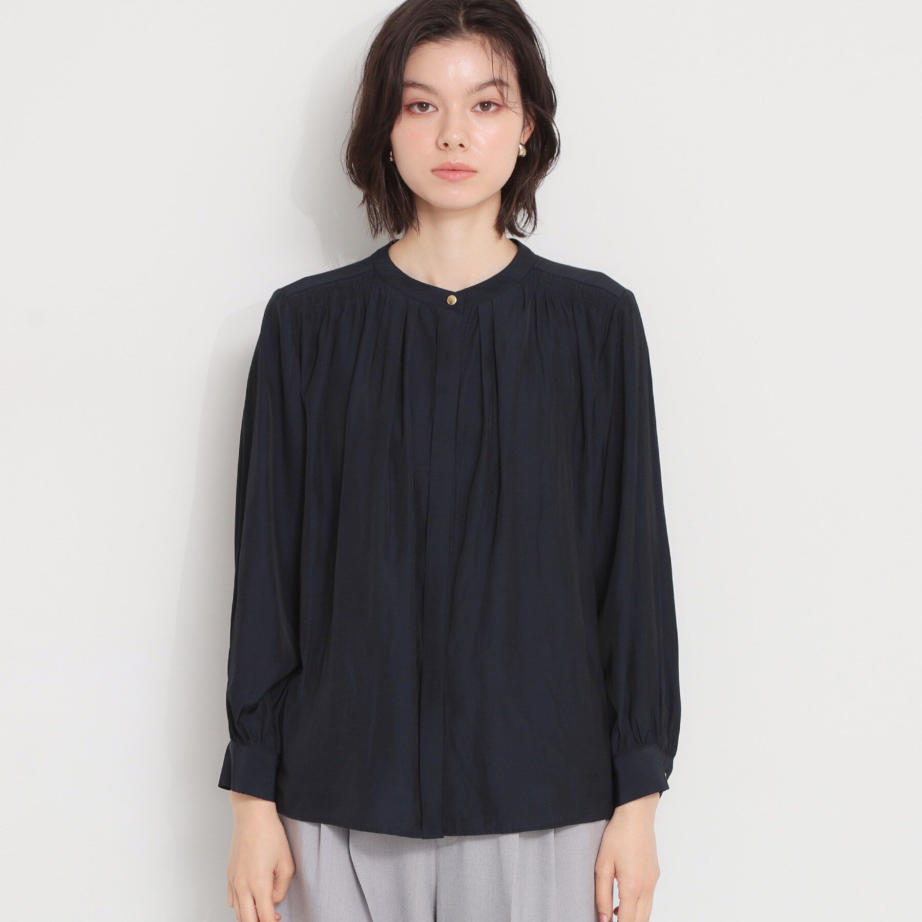 THE SHOP TK「【通勤にもセレモニーにも】ヴィンテージサテンギャザーブラウス」|シャツ・ブラウス|