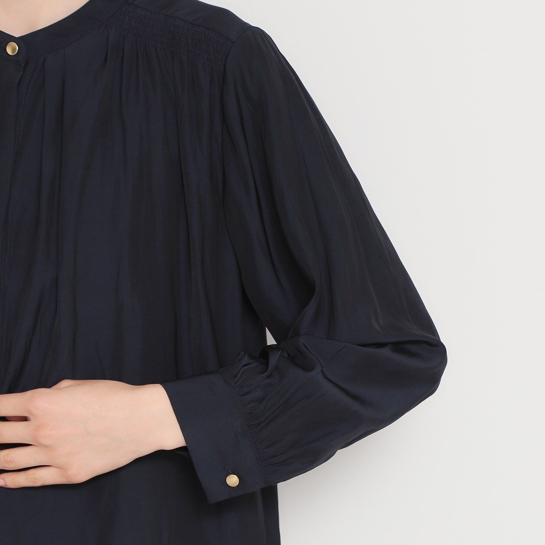 THE SHOP TK「【通勤にもセレモニーにも】ヴィンテージサテンギャザーブラウス」|シャツ・ブラウス|