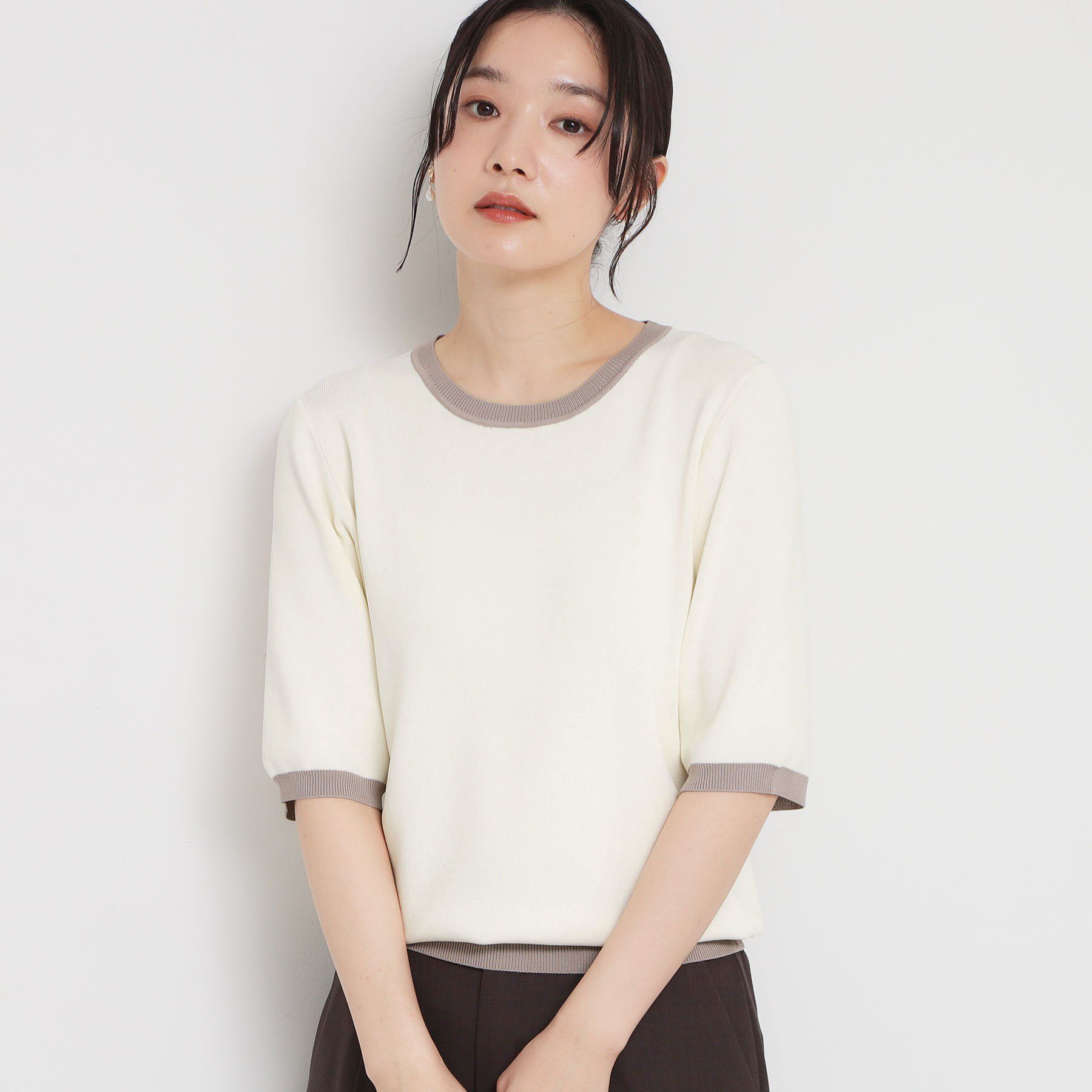 THE SHOP TK「【接触冷感/洗濯機OK/毛玉になりにくい/UV】さりげないラインで品よく映える 配色5分袖ニット」|ニット・セーター|アイボリー(504)