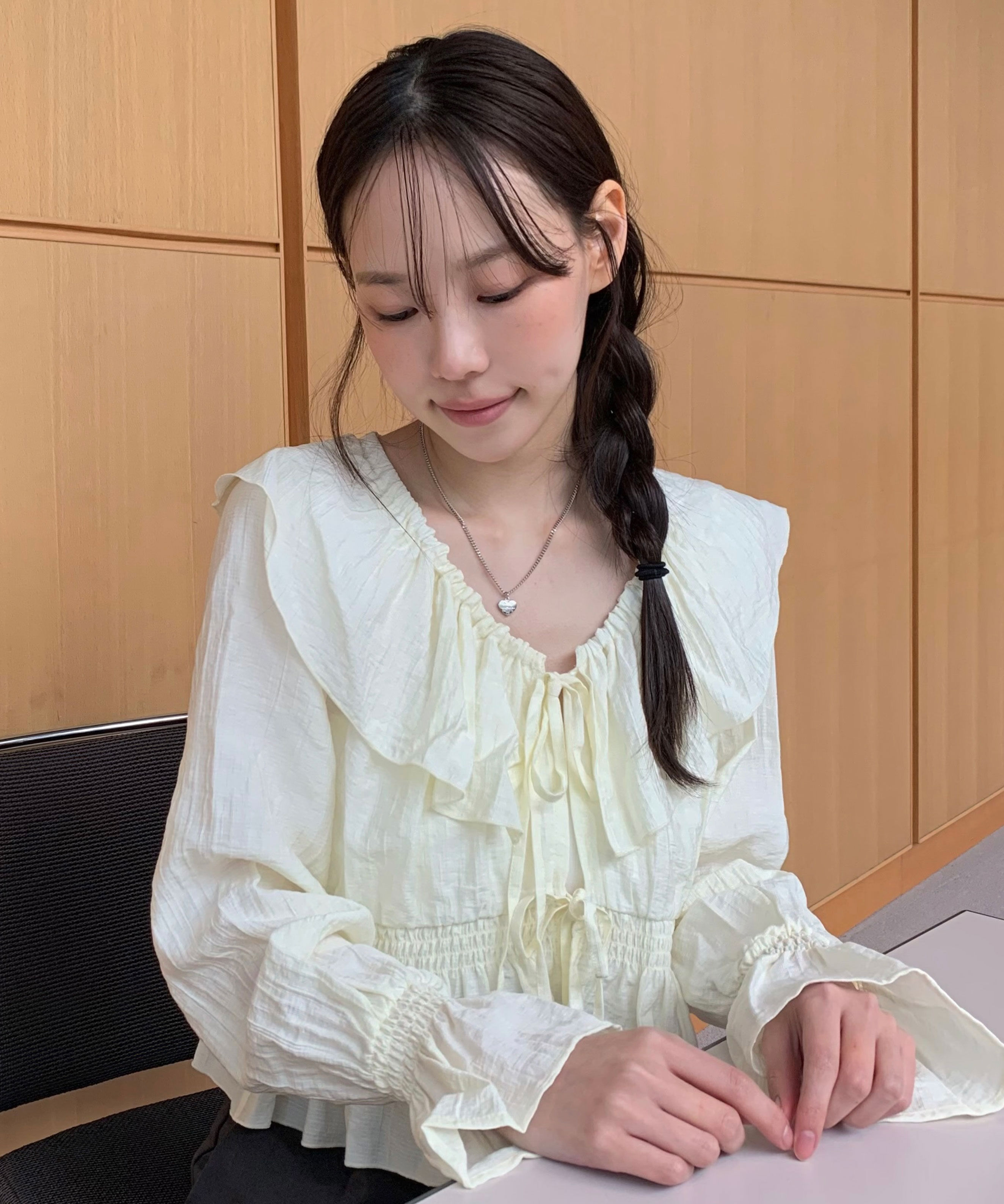  「衿フリルペプラム前開きブラウス」|シャツ・ブラウス|オフ