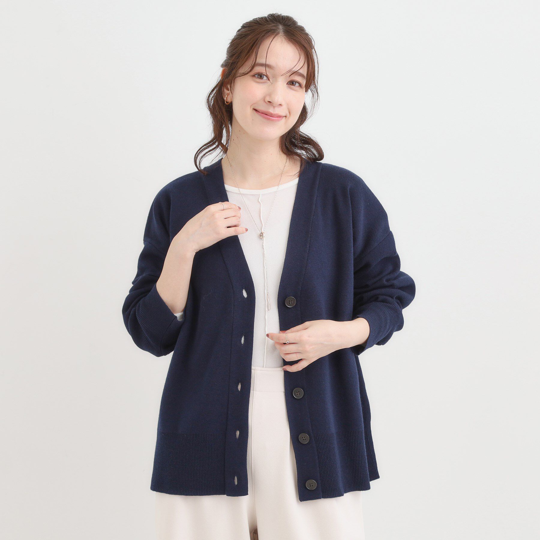 SHOO･LA･RUE「【洗える/毛玉レス】表面がきれいなVネックカーディガン」|カーディガン|