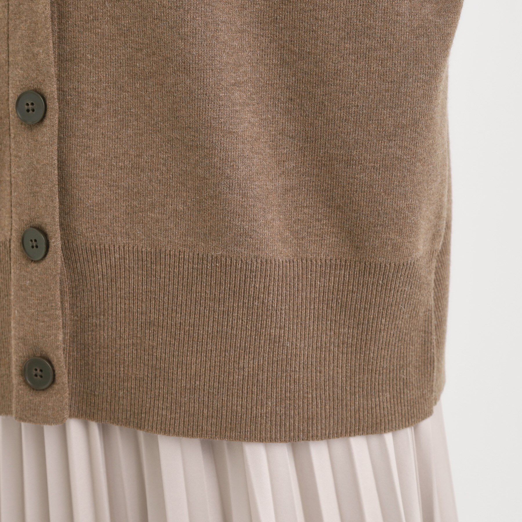 SHOO･LA･RUE「【洗える/毛玉レス】表面がきれいなVネックカーディガン」|カーディガン|