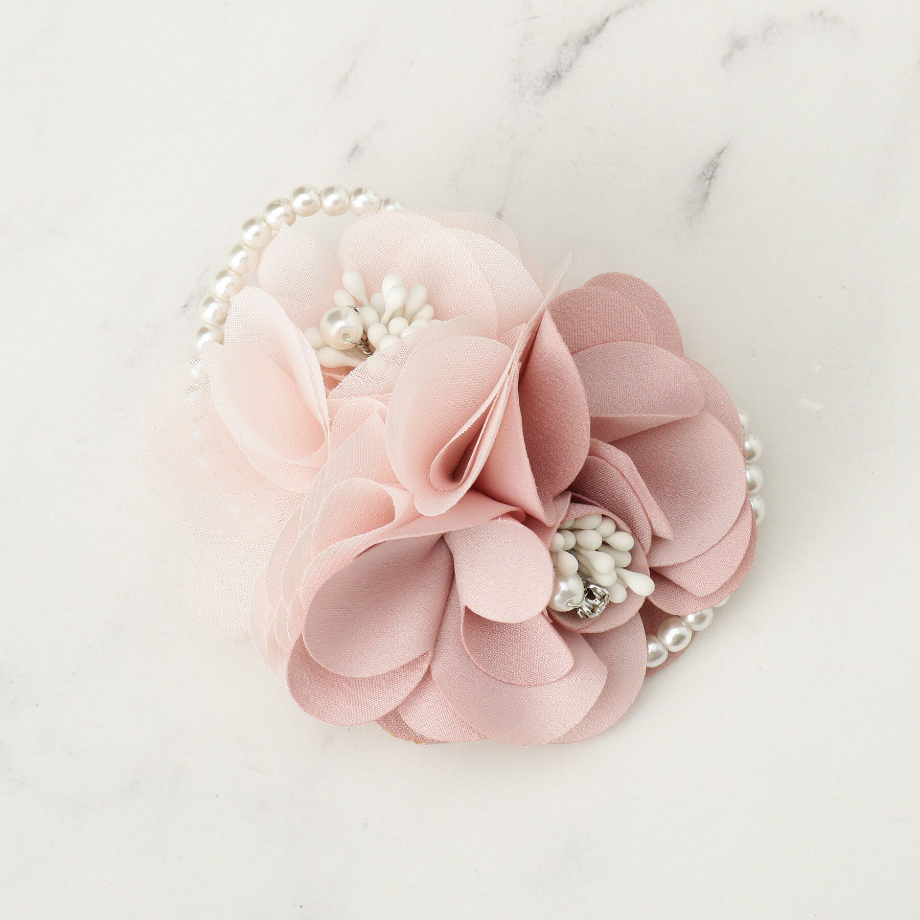 SHOO･LA･RUE「【セレモニー】上品に彩る ダブルフラワーコサージュ」|ブローチ・コサージュ|