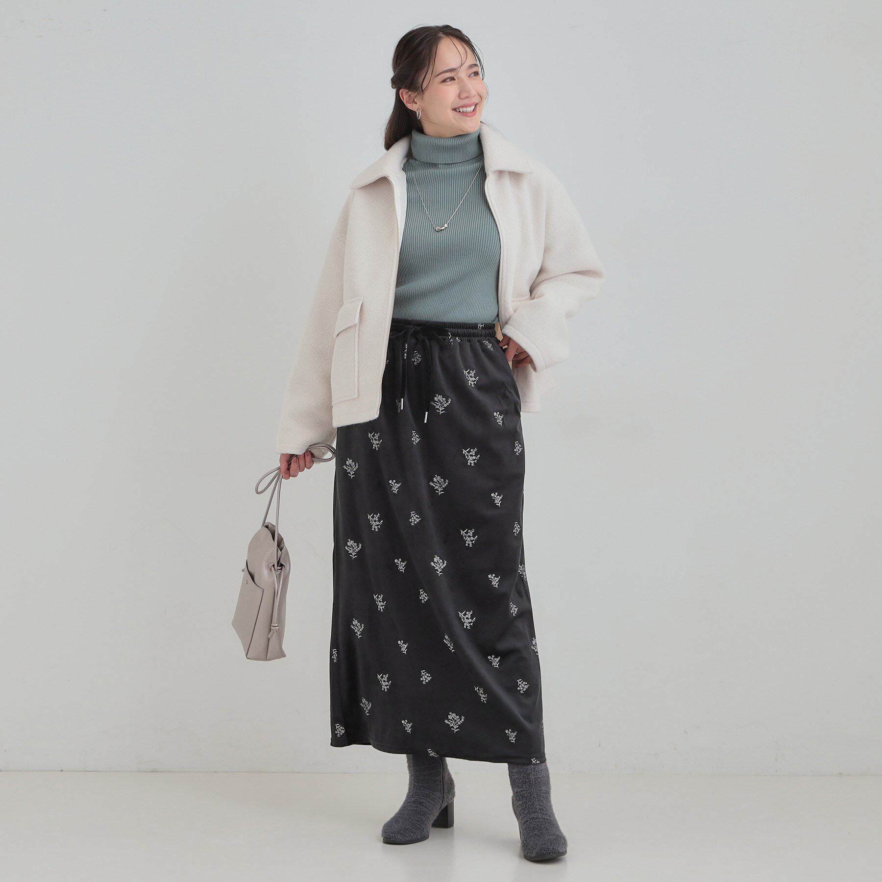 SHOO･LA･RUE「大人な小花柄が魅力の 刺繍ベロア調ナロースカート」|スカート|