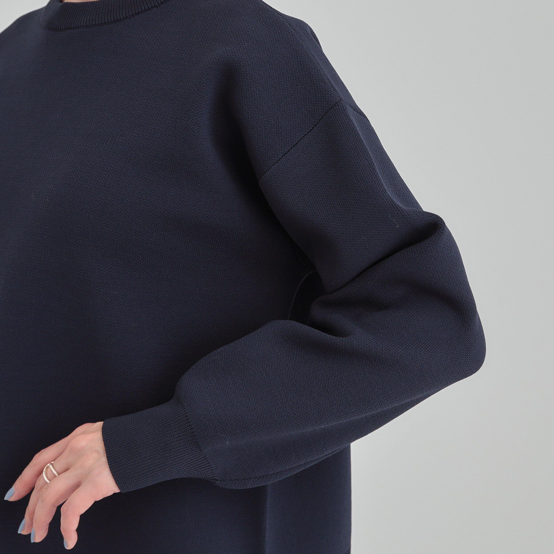 SHOO･LA･RUE「【洗濯機可/S-LL】さらに軽くなった スポンディッシュ裾フェイクトップス」|ニット・セーター|