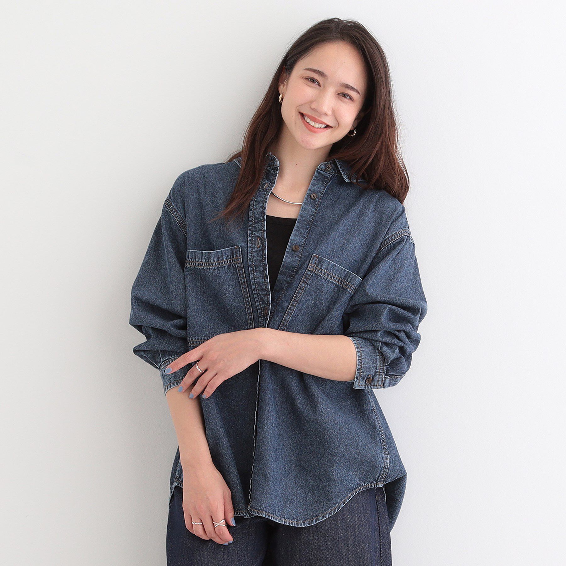 SHOO･LA･RUE「【洗濯機可/体型カバー】こなれ感をプラスする ライトオンスデニムシャツ」|シャツ・ブラウス|
