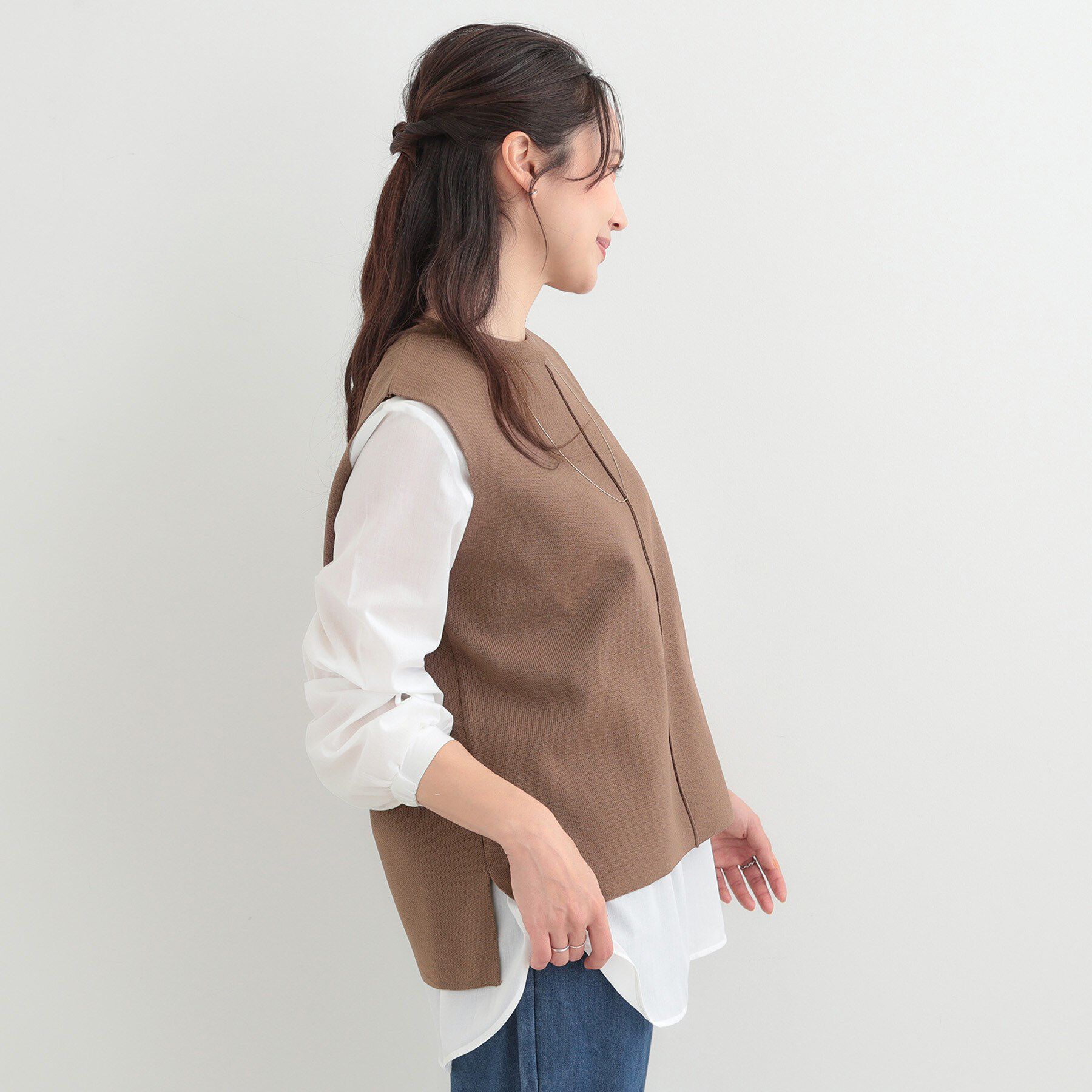 SHOO･LA･RUE「【洗濯機可/2点セット/S-LL】着回し自在 きれい見え ニットベスト＋ブラウス」|ニット・セーター|