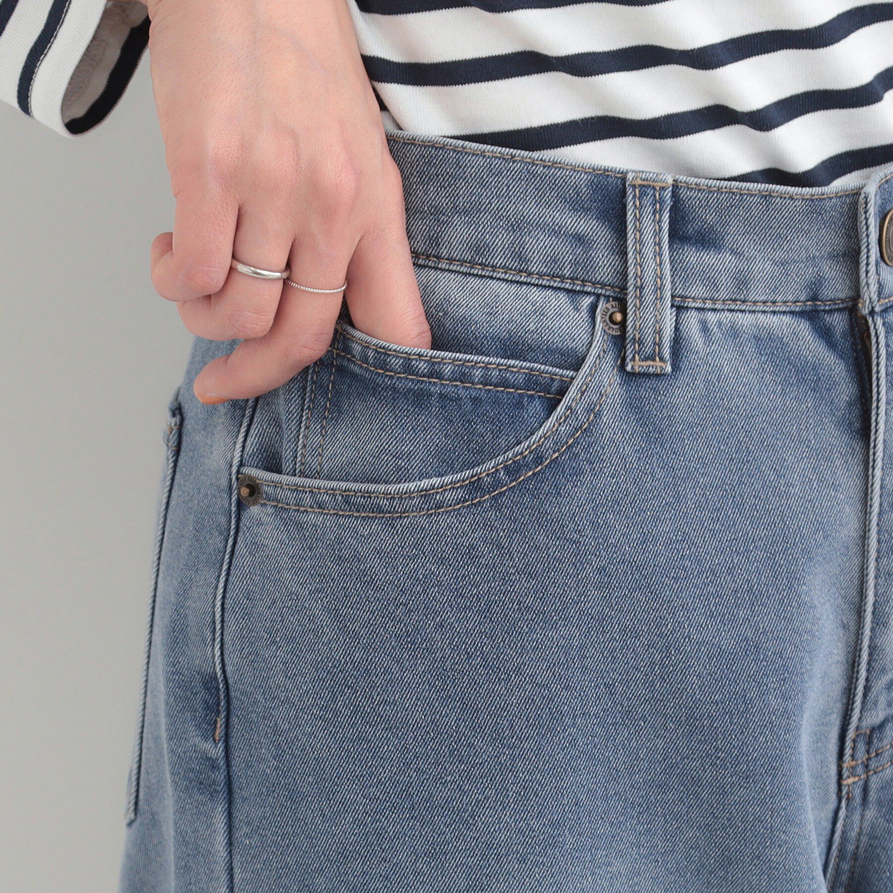 SHOO･LA･RUE「【S-LL】脚のラインを拾いにくい デニムワイドパンツ」|デニム|