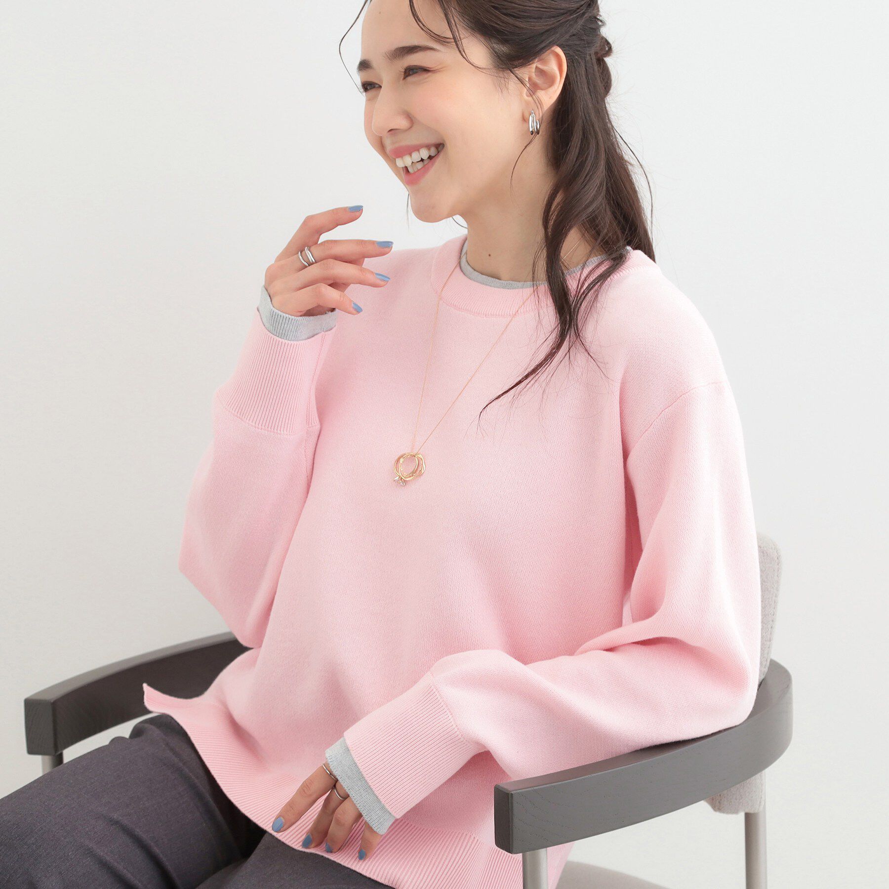 SHOO･LA･RUE「【洗濯機可/S-LL/インしなくても着られる】配色が上品 レイヤード風スウェットライクニット」|ニット・セーター|ピンク(071)