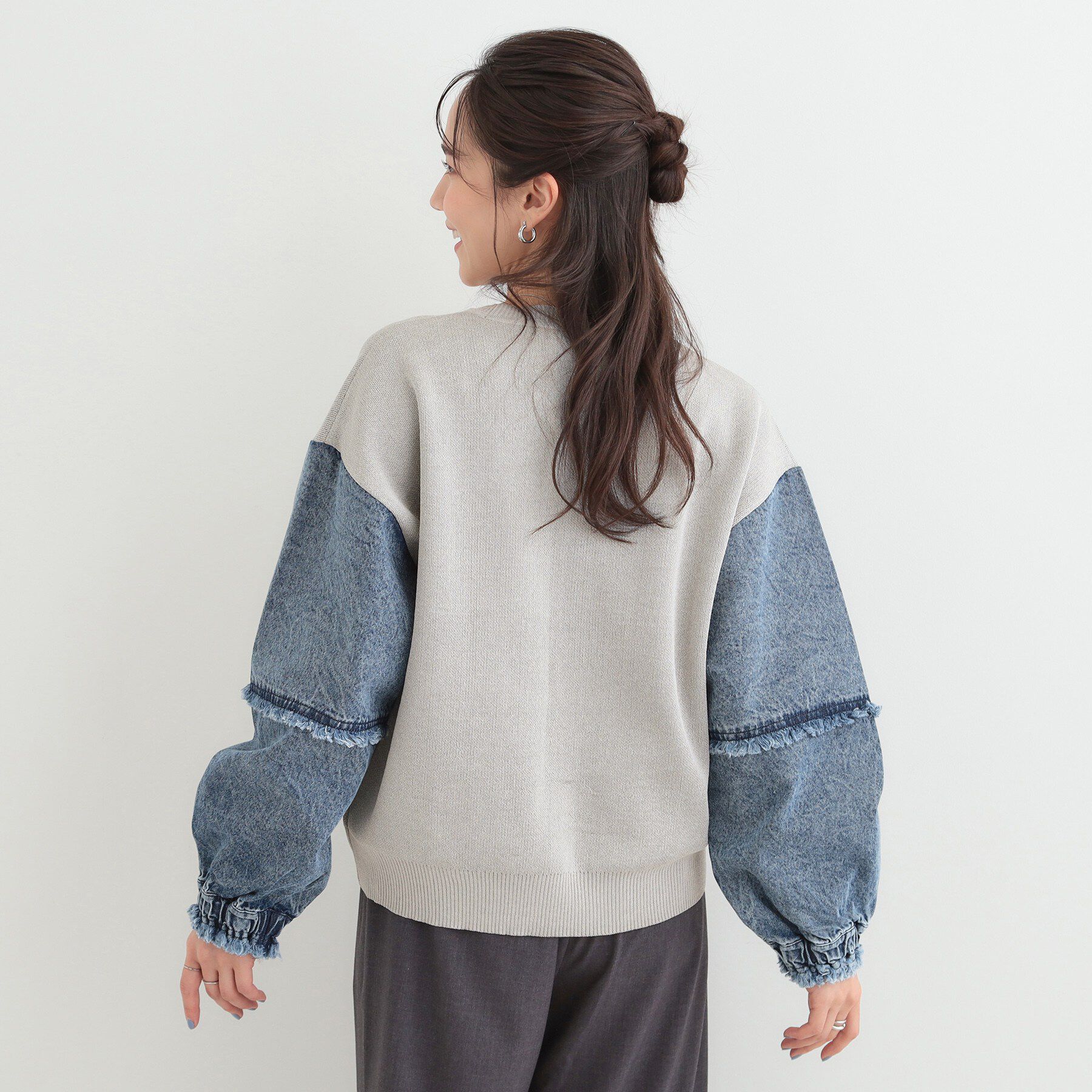 SHOO･LA･RUE「デニム袖切替ロゴニット」|ニット・セーター|