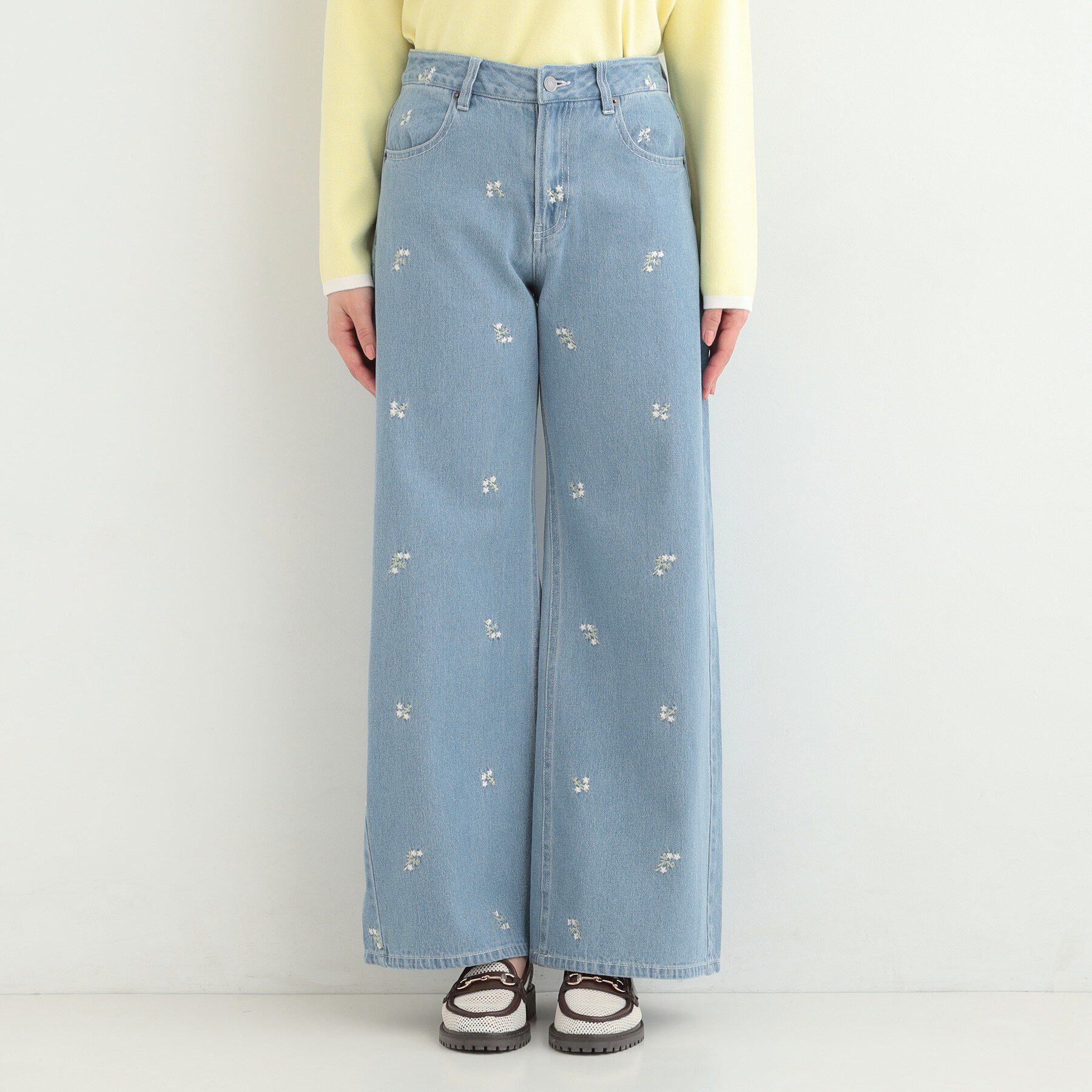 SHOO･LA･RUE「【洗濯機可/S-LL】フラワー刺繍が女性らしさをプラス バギーデニムパンツ」|デニム|