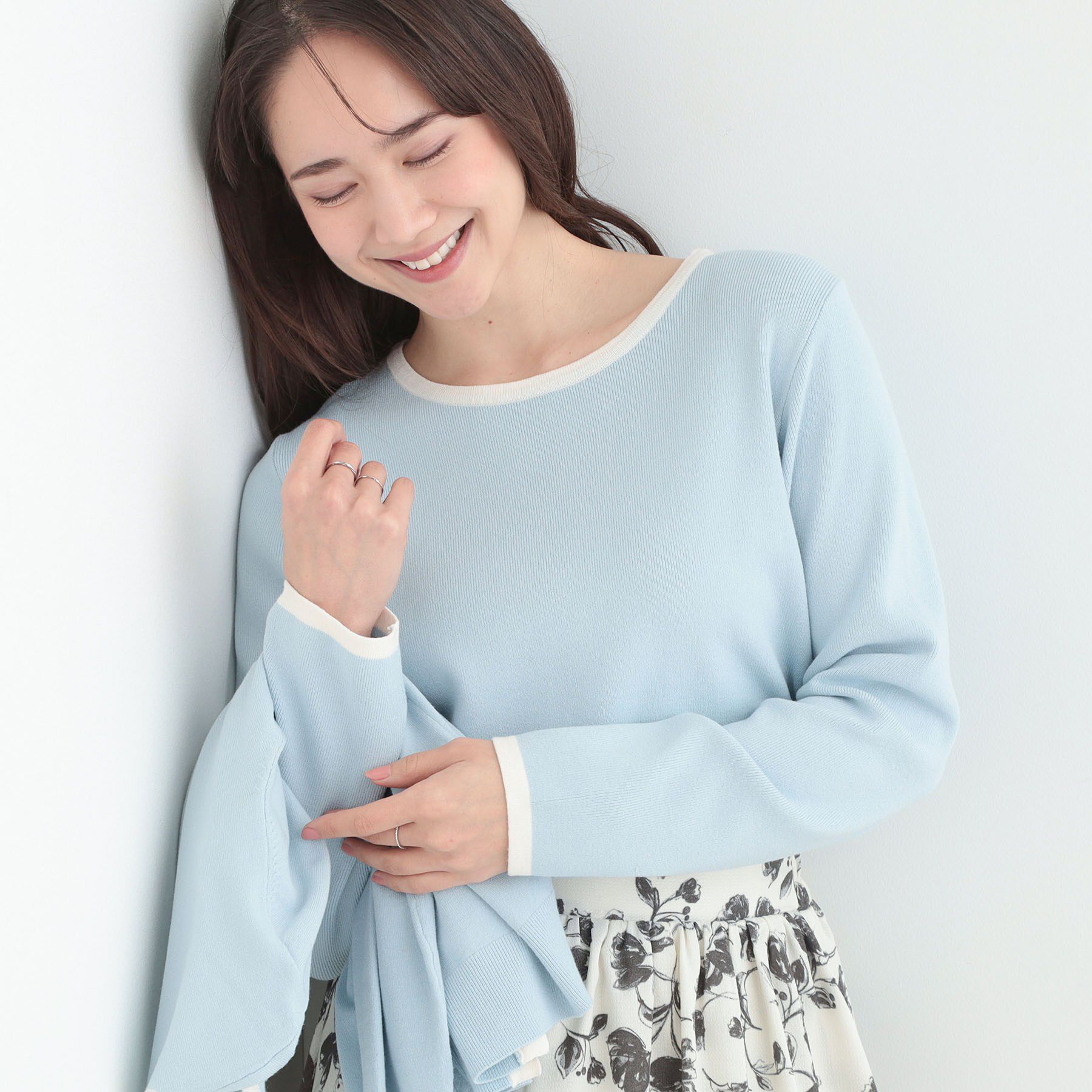 SHOO･LA･RUE「【洗濯機可/S-LL/アンサンブル可】すっきりと好印象 配色クルーネックニット」|ニット・セーター|ブルー(591)