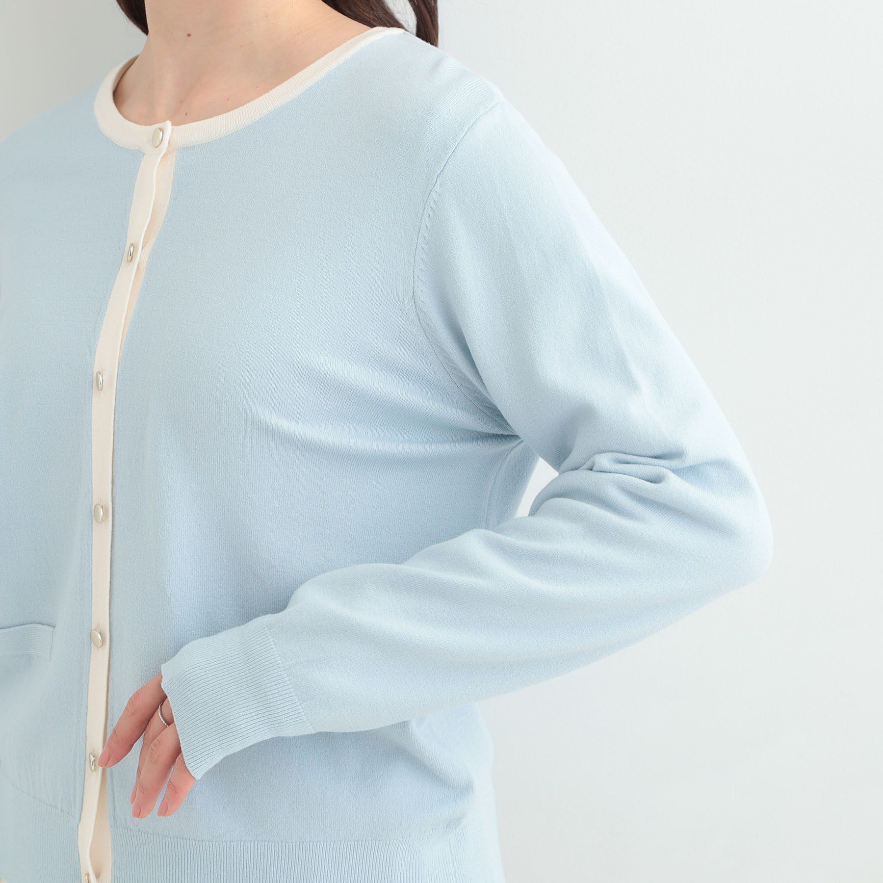 SHOO･LA･RUE「【洗濯機可/S-LL/アンサンブル可】パールボタンが上品　華やぎ配色カーディガン」|カーディガン|