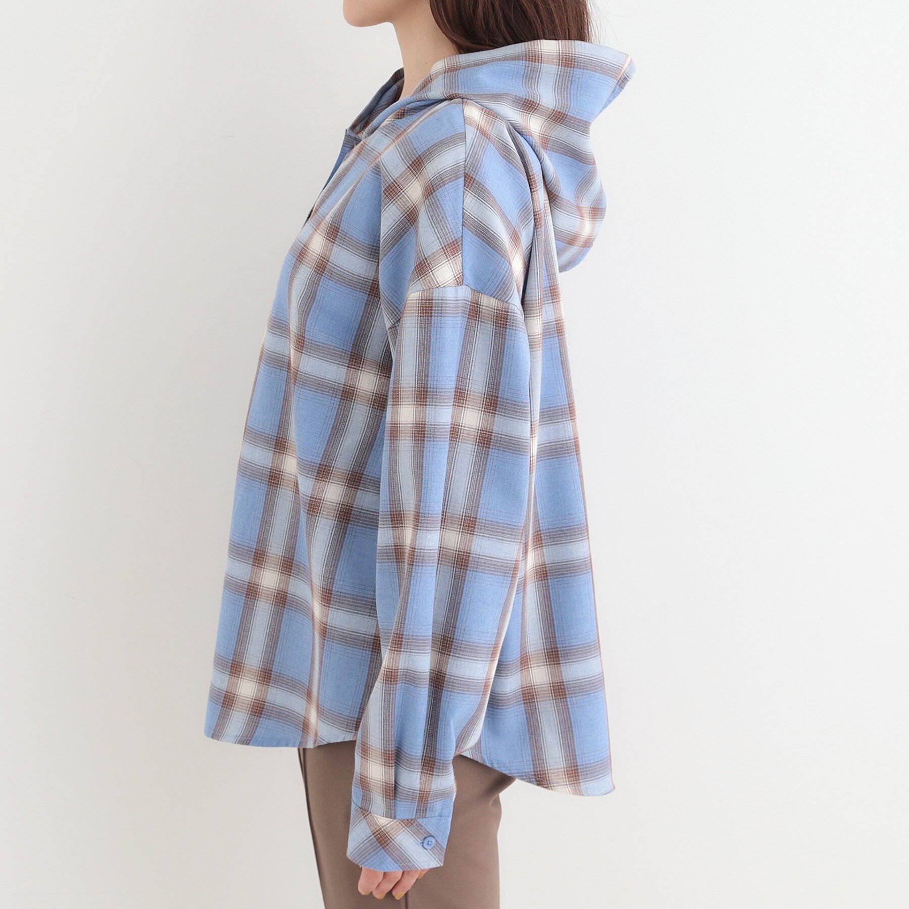 SHOO･LA･RUE「【洗濯機可/S-LL】涼しげで軽やかな チェックフーディーシャツ」|シャツ・ブラウス|