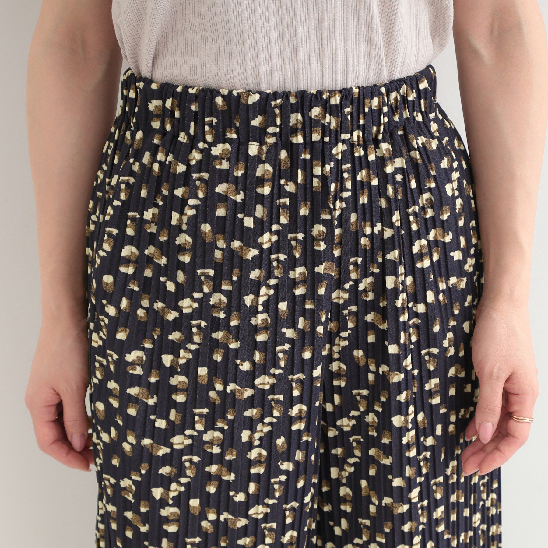 SHOO･LA･RUE「【S-LL/柄が選べる】ウエストゴムでらくちん 上品な光沢感　大人プリーツイージーパンツ」|その他|