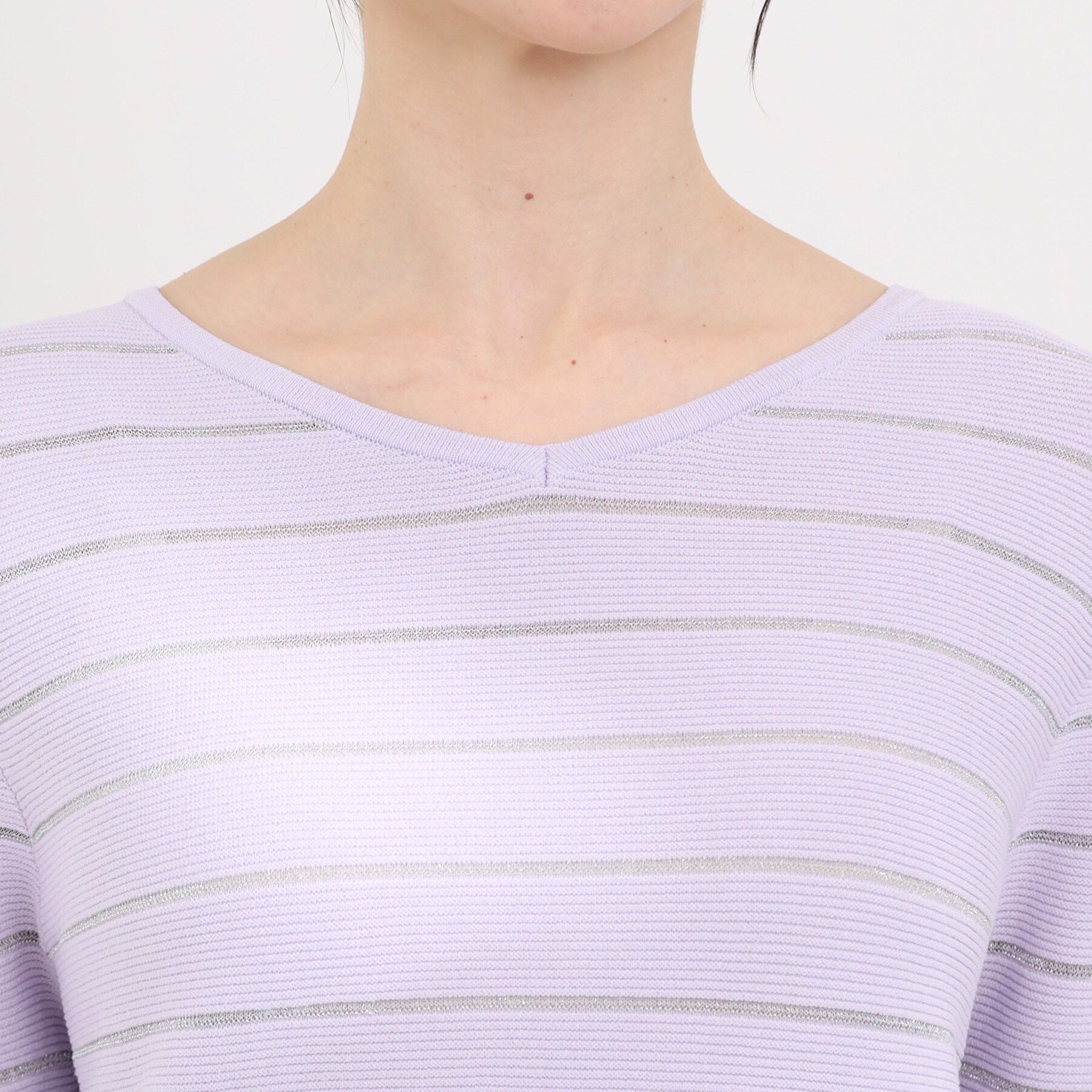 SHOO･LA･RUE「【洗える】デコルテがきれいに見えるVネックラメボーダーニット」|ニット・セーター|