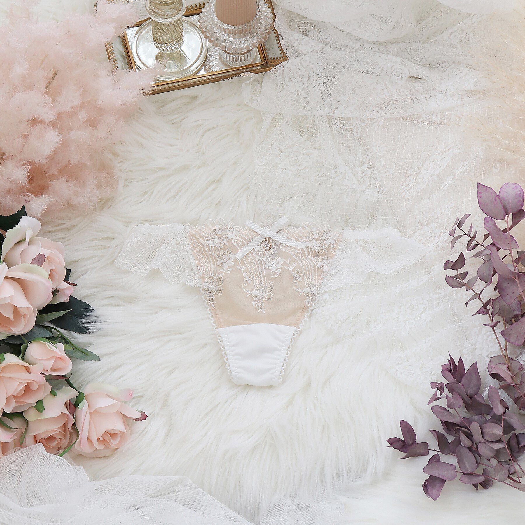 Risa Magli「フェリシテ Tバックショーツ」|インナー|ホワイト(001)