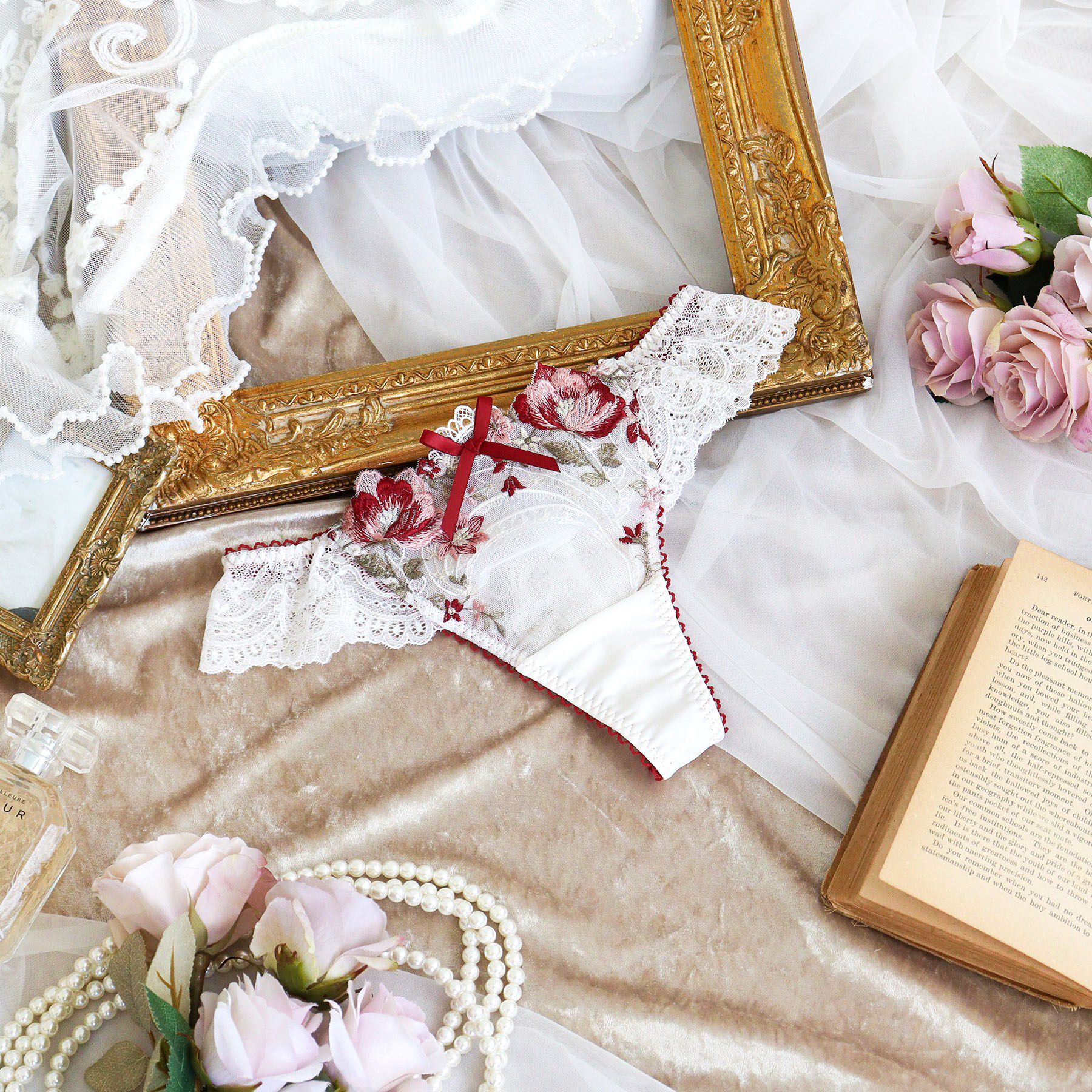 Risa Magli「サリー Tバック」|インナー|レッド(061)