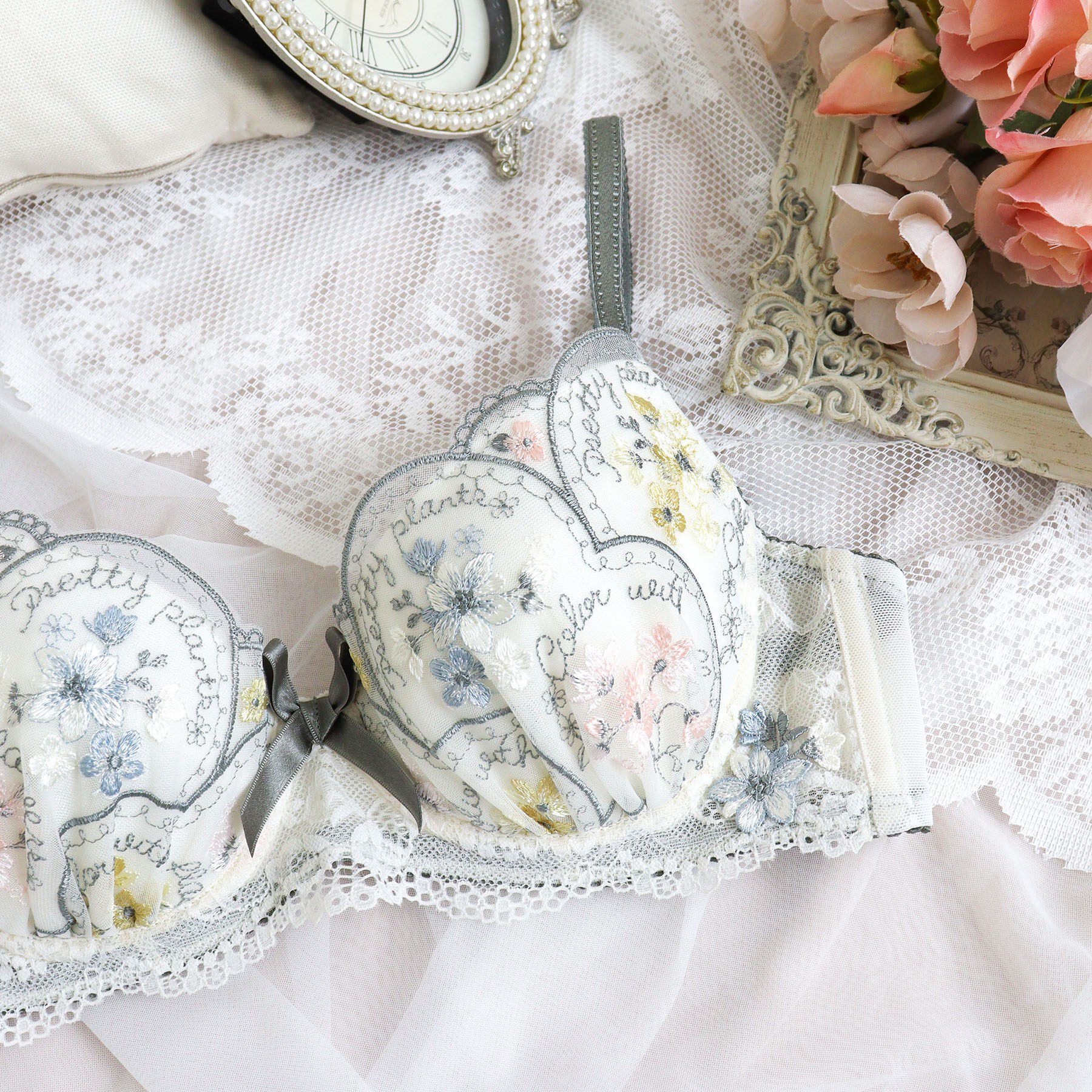 Risa Magli「フェリーチェ ブラジャー （D-F） ＜サイドシェイプ＞」|インナー|