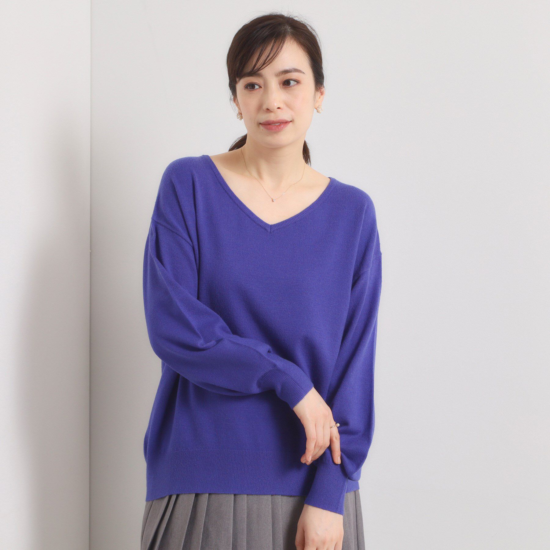 ITS&rsquo;DEMO「【静電気防止／手洗い可】クリーミータッチVネックニット」|ニット・セーター|