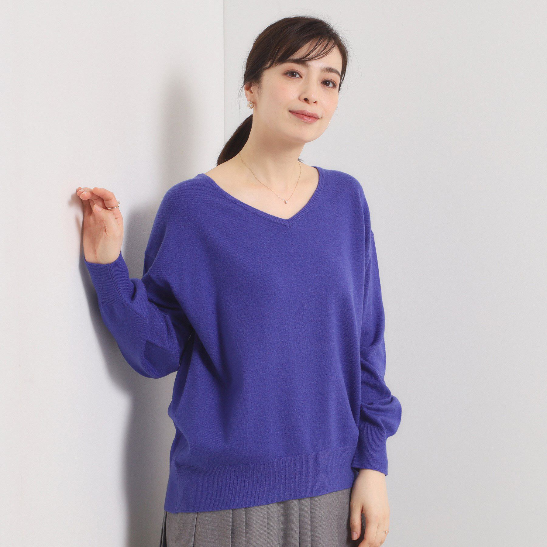 ITS&rsquo;DEMO「【静電気防止／手洗い可】クリーミータッチVネックニット」|ニット・セーター|