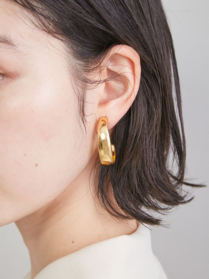 Mila Owen「メタルドロップフープイヤリング」|イヤリング|GLD