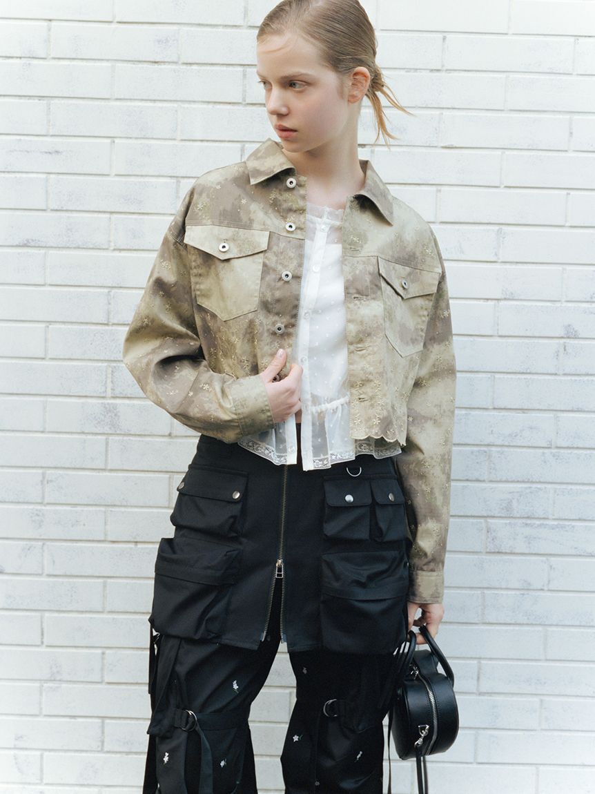 FURFUR「【WEB・一部店舗限定カラー】フラワー刺繍カーゴパンツ」|チノ|