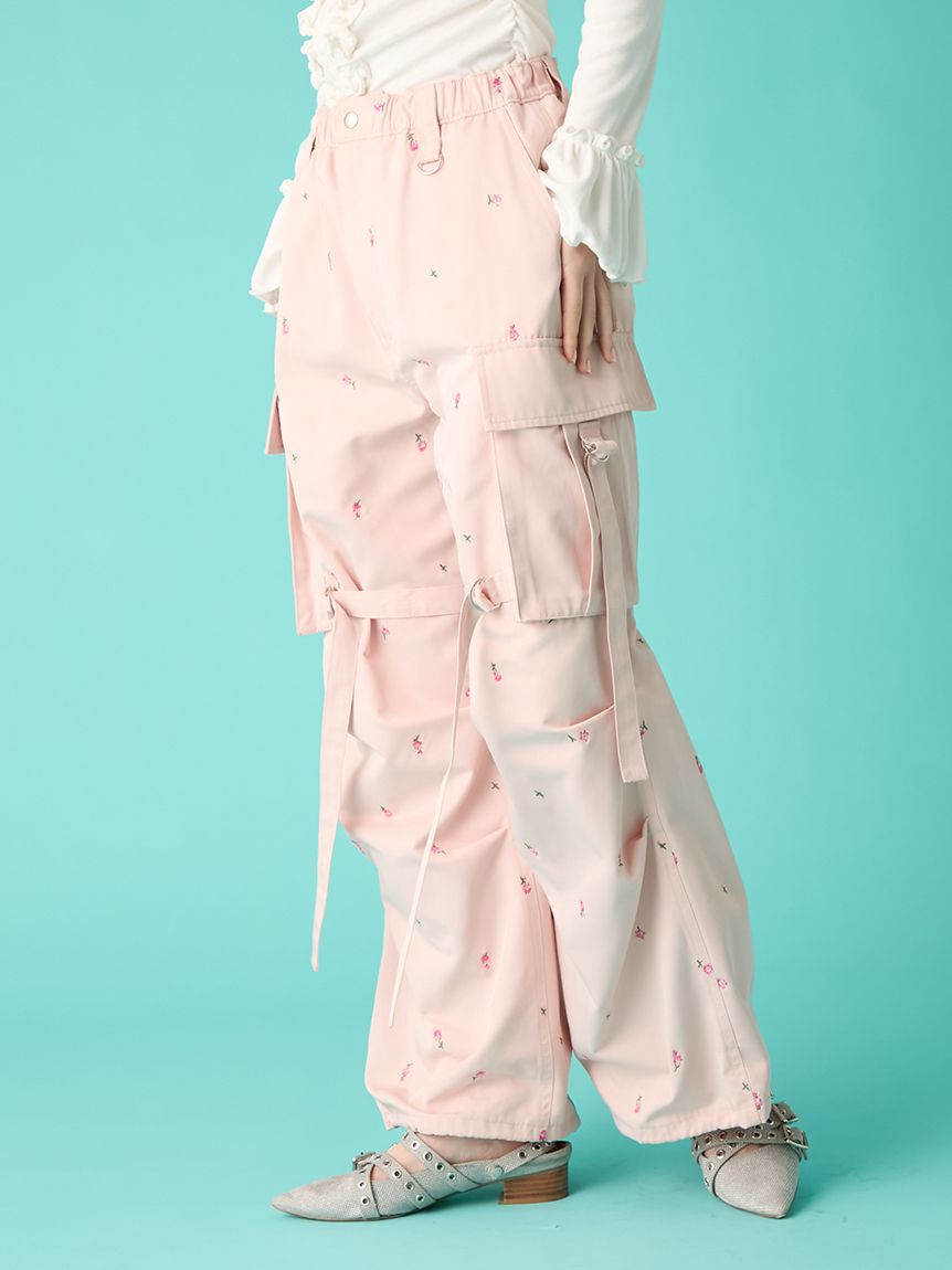 FURFUR「【WEB・一部店舗限定カラー】フラワー刺繍カーゴパンツ」|チノ|