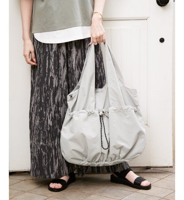 ikka「【雑誌InRed4月号掲載】撥水ドロストポケバルーントート」|トートバッグ|