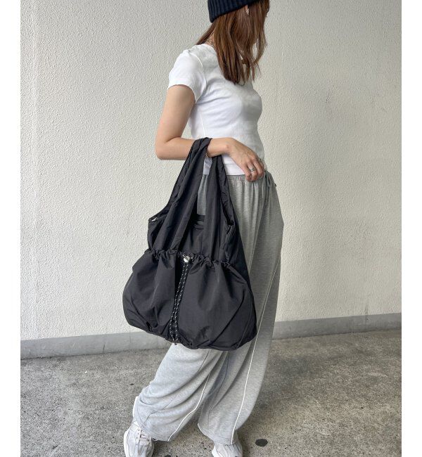 ikka「【雑誌InRed4月号掲載】撥水ドロストポケバルーントート」|トートバッグ|