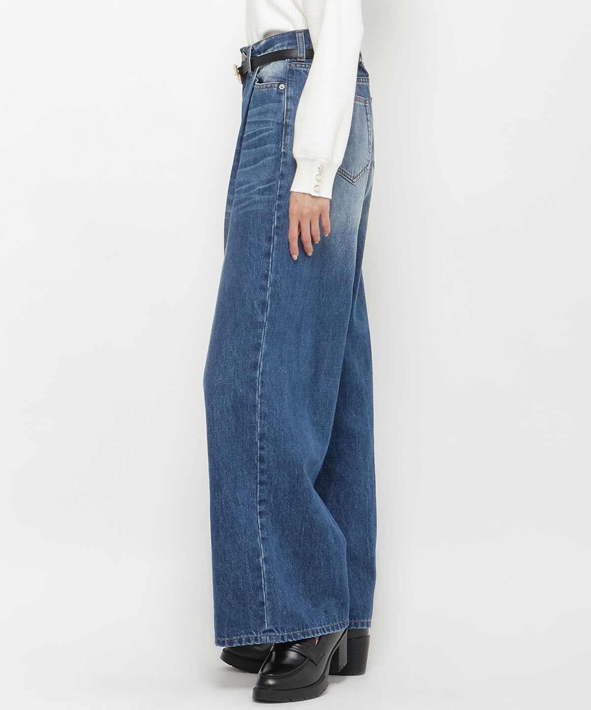 アンドクチュール「タックワイドデニムパンツ」|デニム|