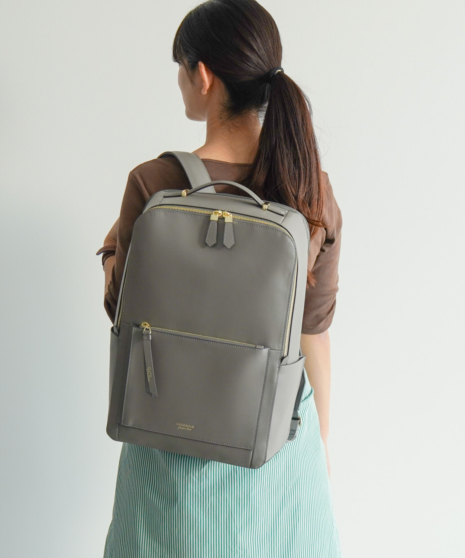 Jewelna Rose「Jewelna Rose ウェールズ リュック B4サイズ 15.6インチ収納 本革 11975」|リュック|グレー