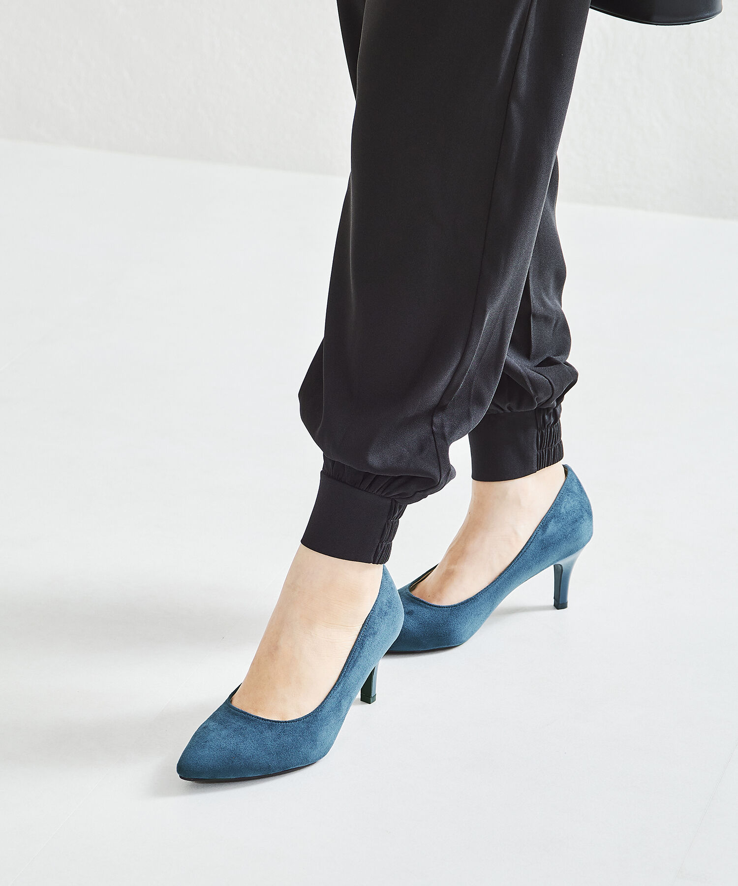 ORiental TRaffic「【跳べるパンプス/シリーズ累計１５０万足突破】 ポインテッドトゥ ヒール パンプス /R-3201 クッション」|パンプス|BLUE