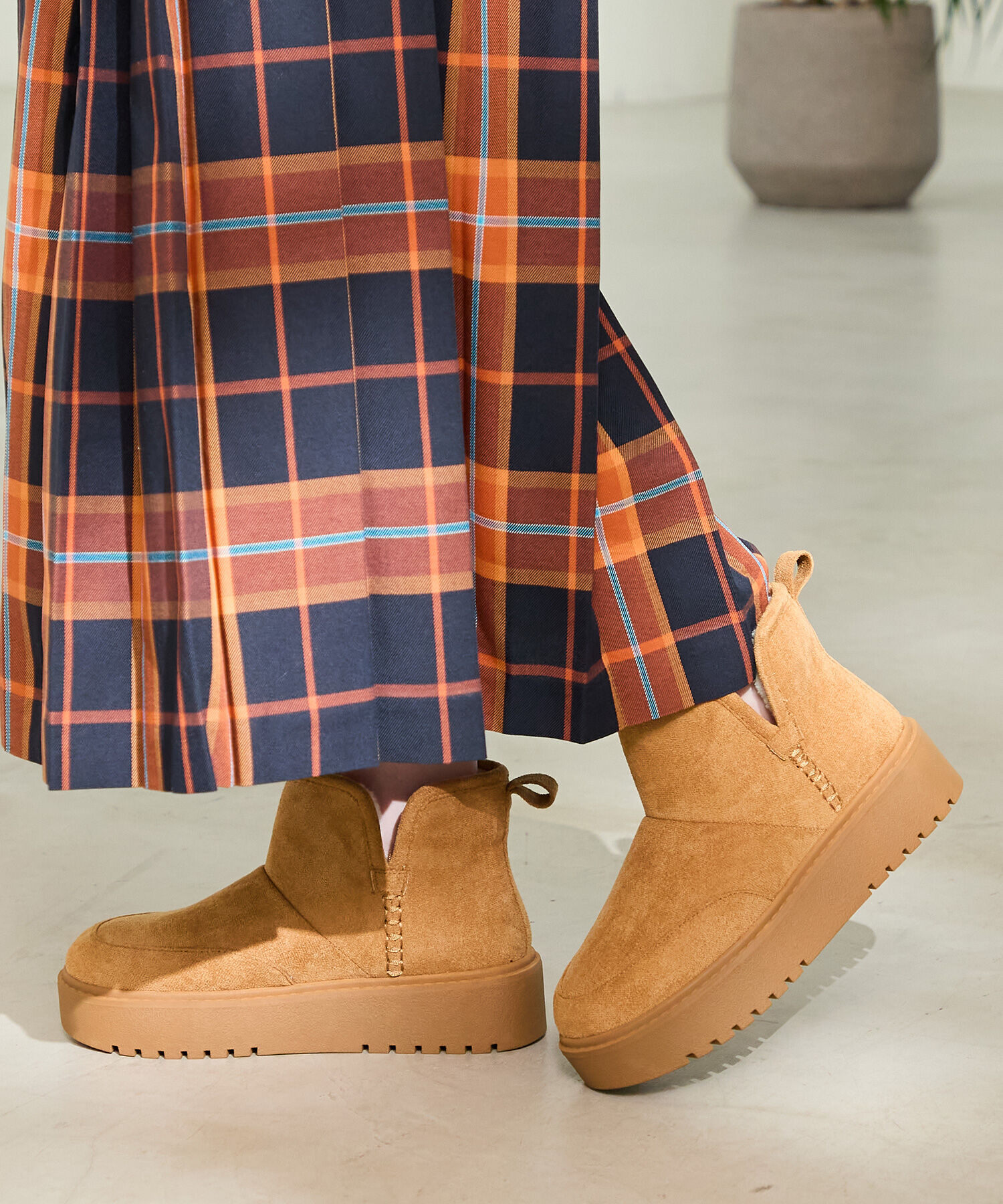 ORiental TRaffic「【 軽量 】 サイドスリット 厚底 ムートン ショートブーツ /51425 防寒」|ショートブーツ|