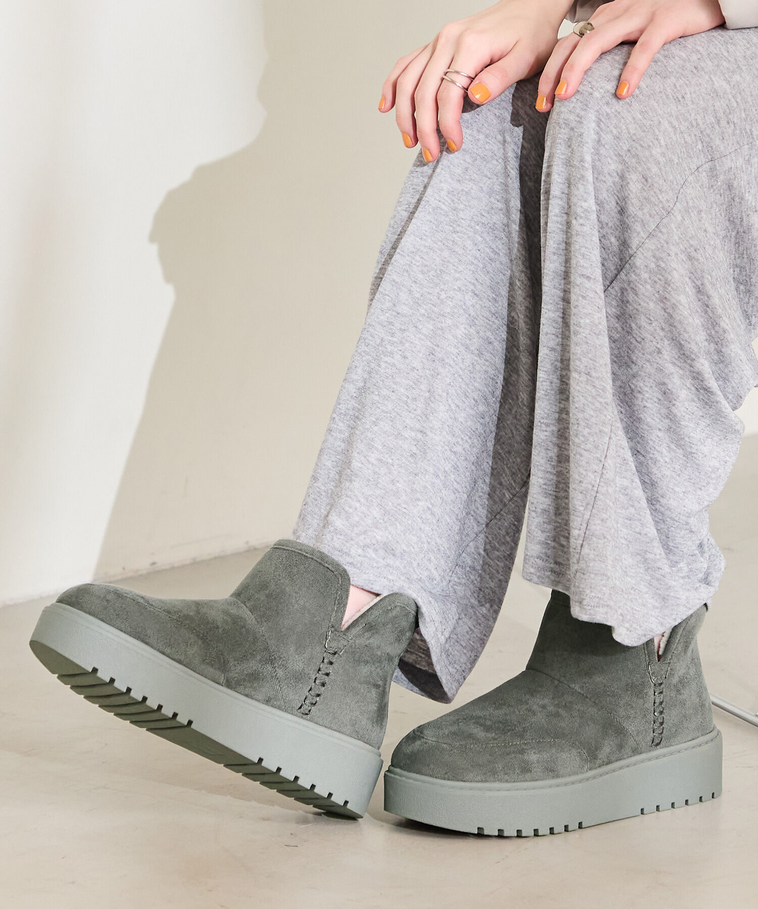 ORiental TRaffic「【 軽量 】 サイドスリット 厚底 ムートン ショートブーツ /51425 防寒」|ショートブーツ|