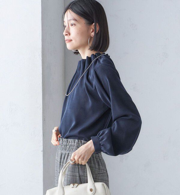 SHIPS for women「〈手洗い可能〉ネック ギャザー ソリッド 起毛 サテン ブラウス」|シャツ・ブラウス|