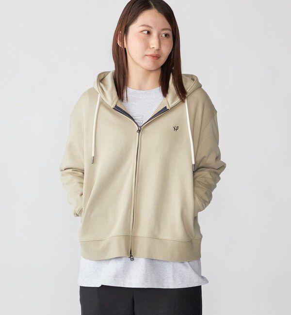 SHIPS「【WEB限定】SHIPS: クロップド ワイド ワンポイント ロゴ ジップアップ フーディー」|パーカー|