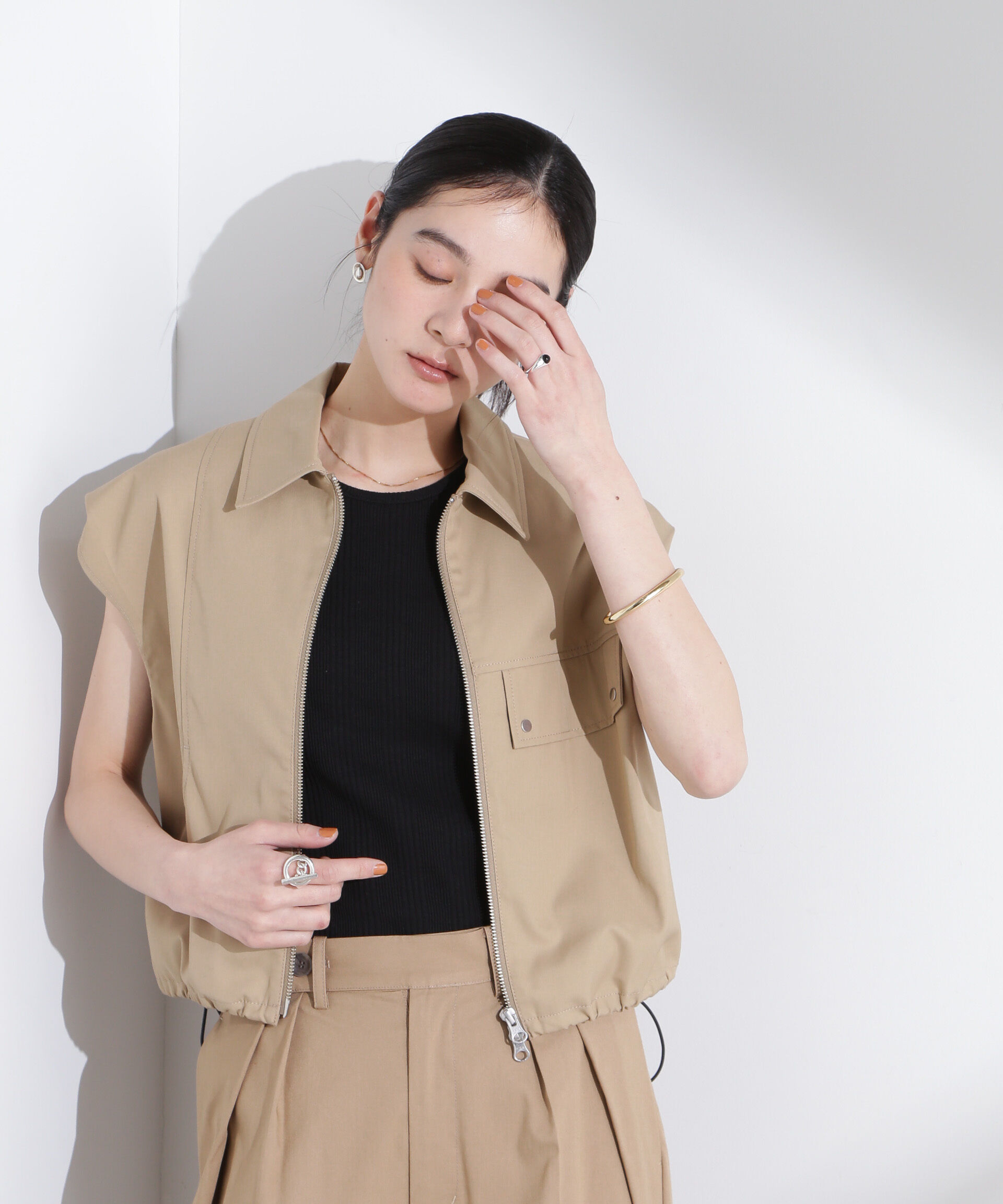 nano･universe「コンパクトギャバドロストジップベスト」|テーラードジャケット|ベージュ