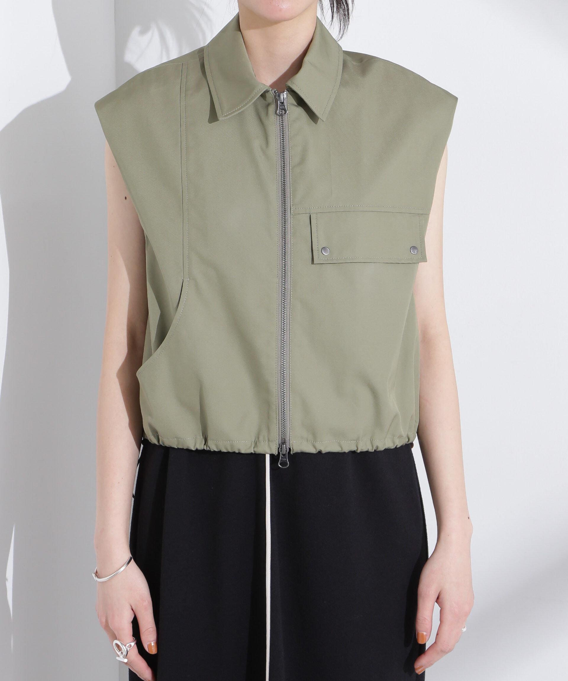 nano･universe「コンパクトギャバドロストジップベスト」|テーラードジャケット|