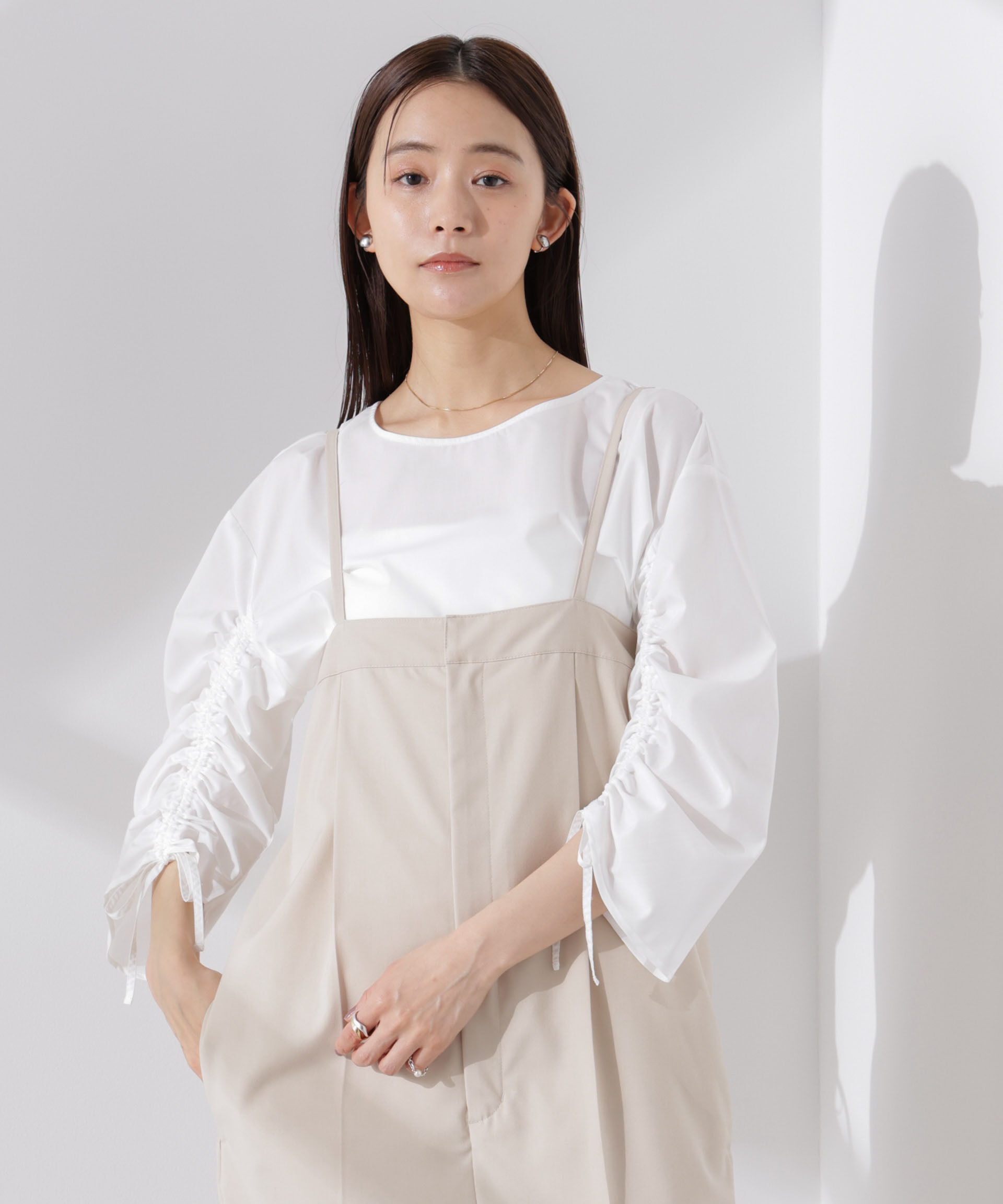 nano･universe「ドロストギャザースリーブプルオーバーシャツ」|シャツ・ブラウス|ホワイト