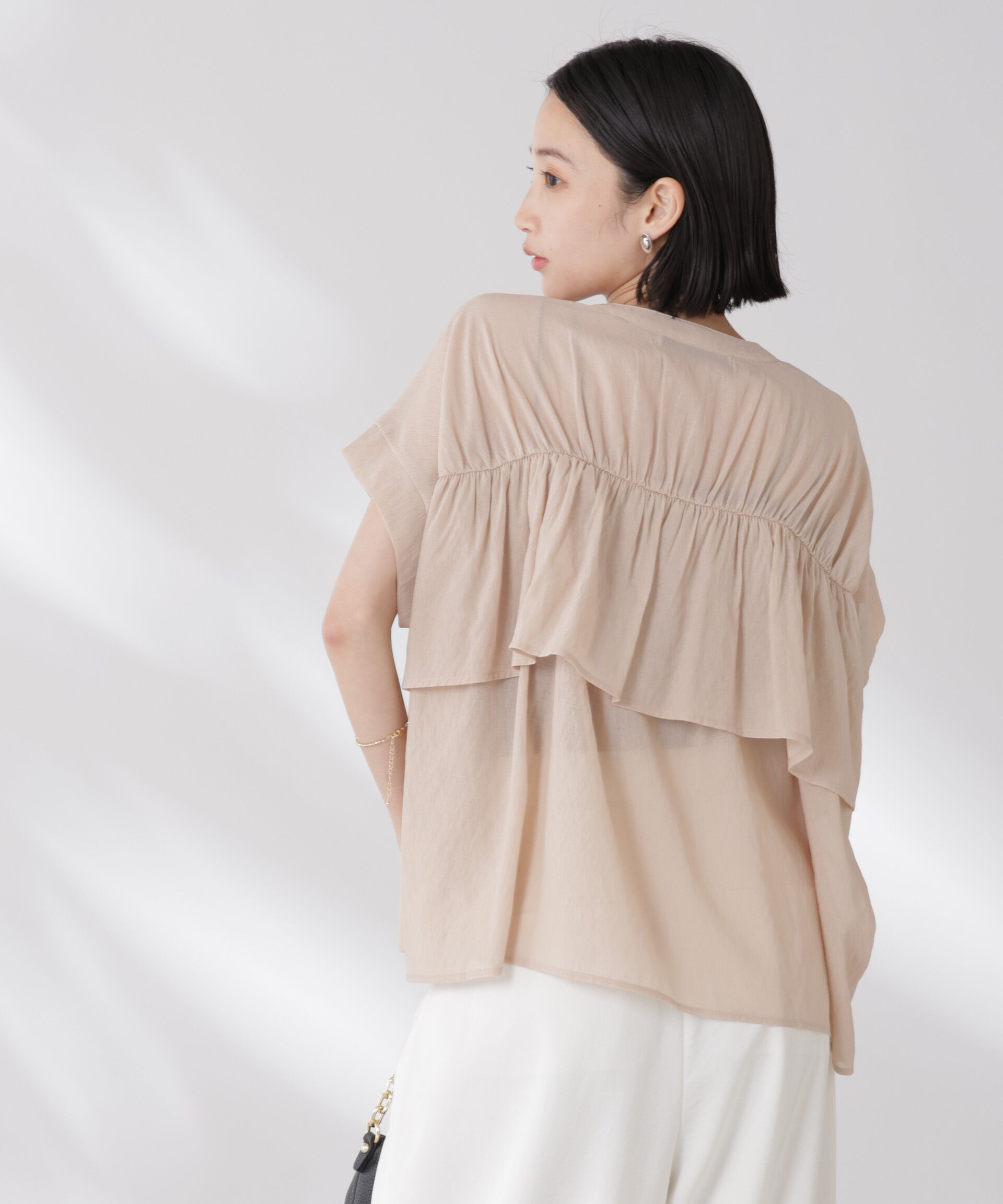 nano･universe「バックフリルギャザーシアーブラウス(セットアップ可)」|シャツ・ブラウス|ライトベージ 1