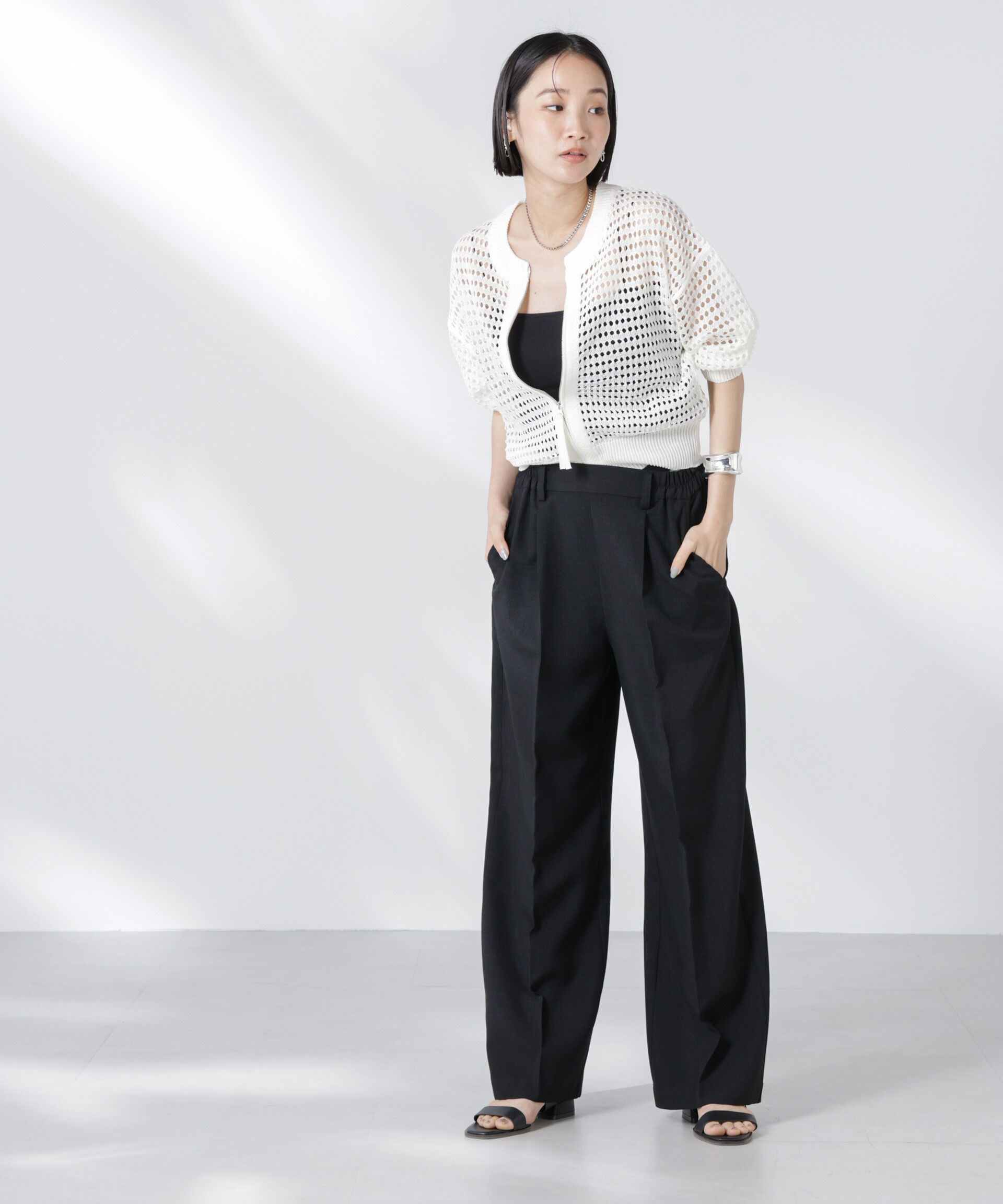 nano･universe「タックイージーセンタープレスストレートパンツ」|チノ|