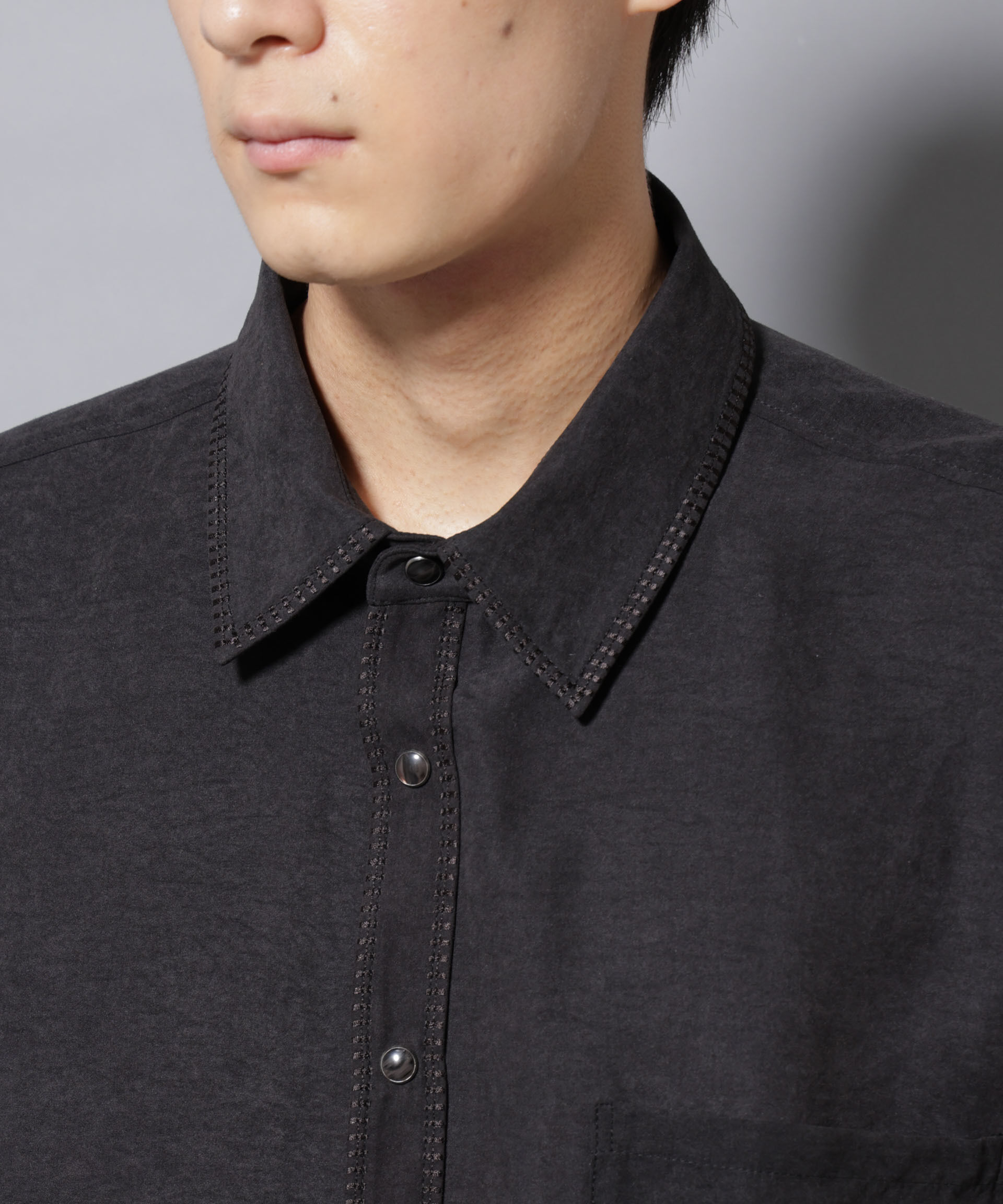 nano･universe「エンブロイダリーフェイクスウェードシャツ」|シャツ・ブラウス|