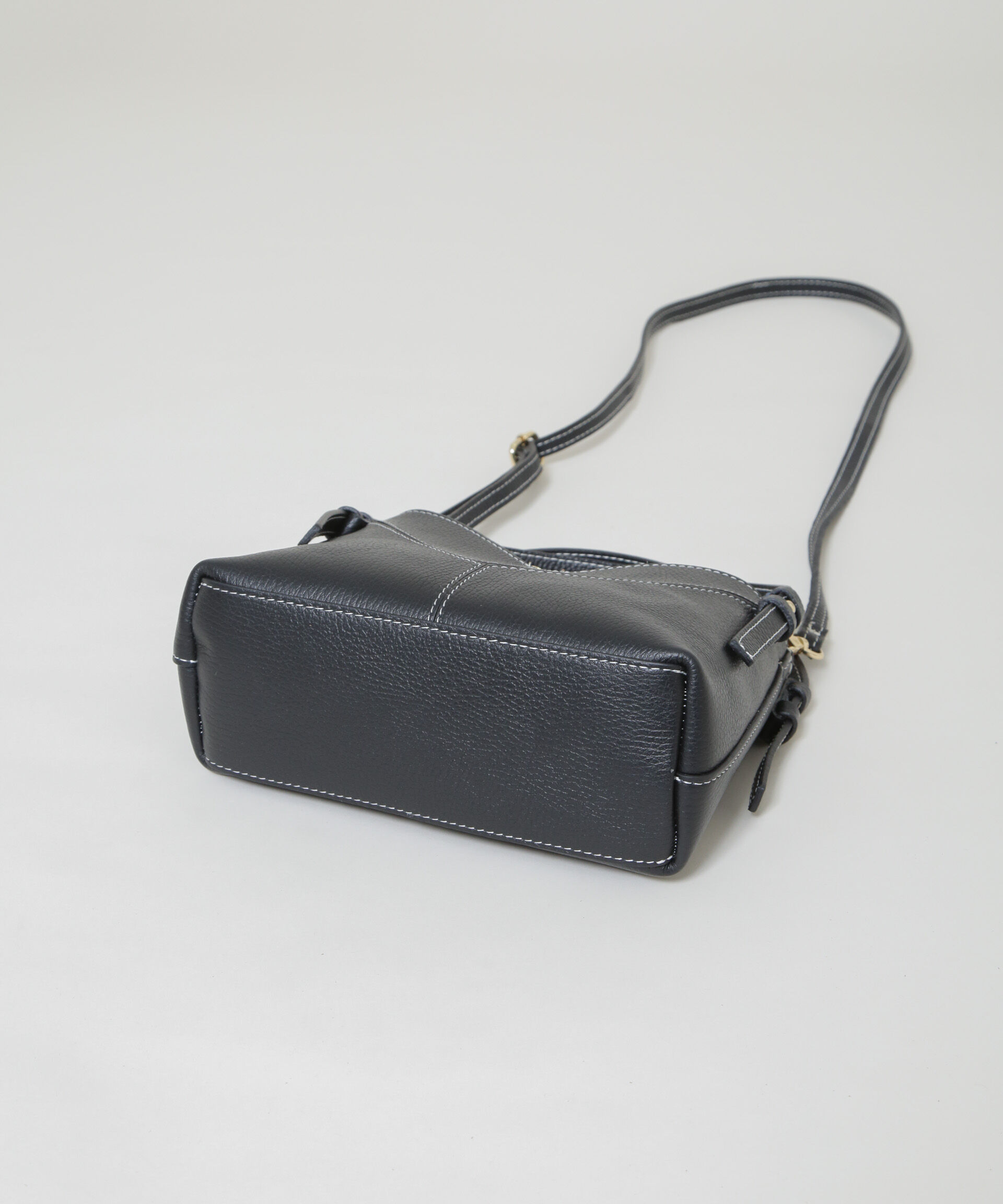 nano･universe「AULENTTI/レザーステッチショルダーバッグ」|ショルダー・メッセンジャー|