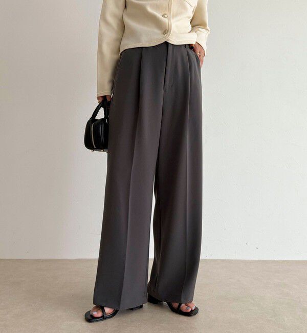 fredy emue「【人気商品の新型】とろみwarmタックスラックス」|スラックス|