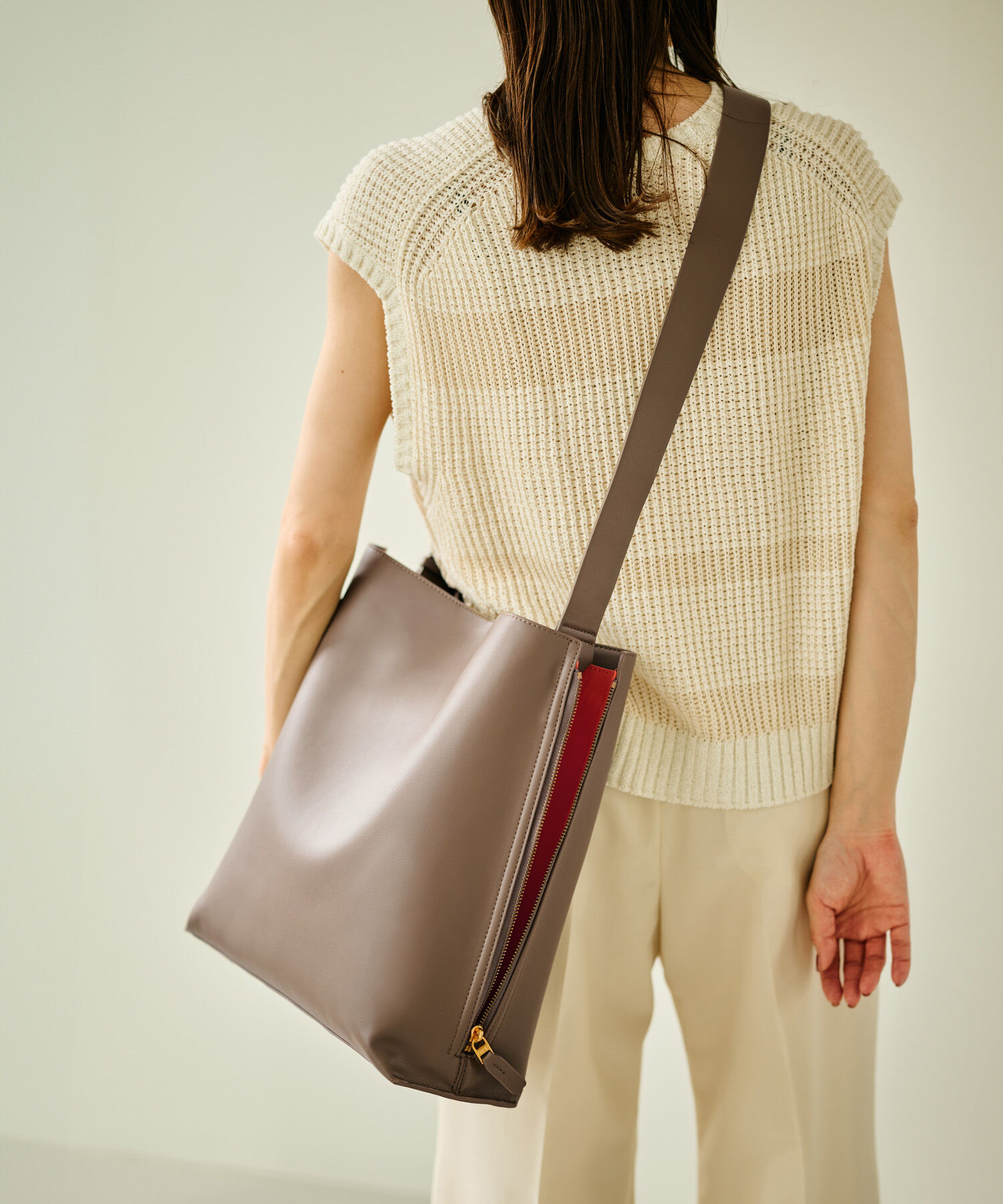 E'POR「【A4対応】【通勤】【E'POR】Y BAG Shoulder Large（サイドジップショルダーバッグ）【WEB限定/一部店舗限」|ショルダー・メッセンジャー|ダークブラウン(20)