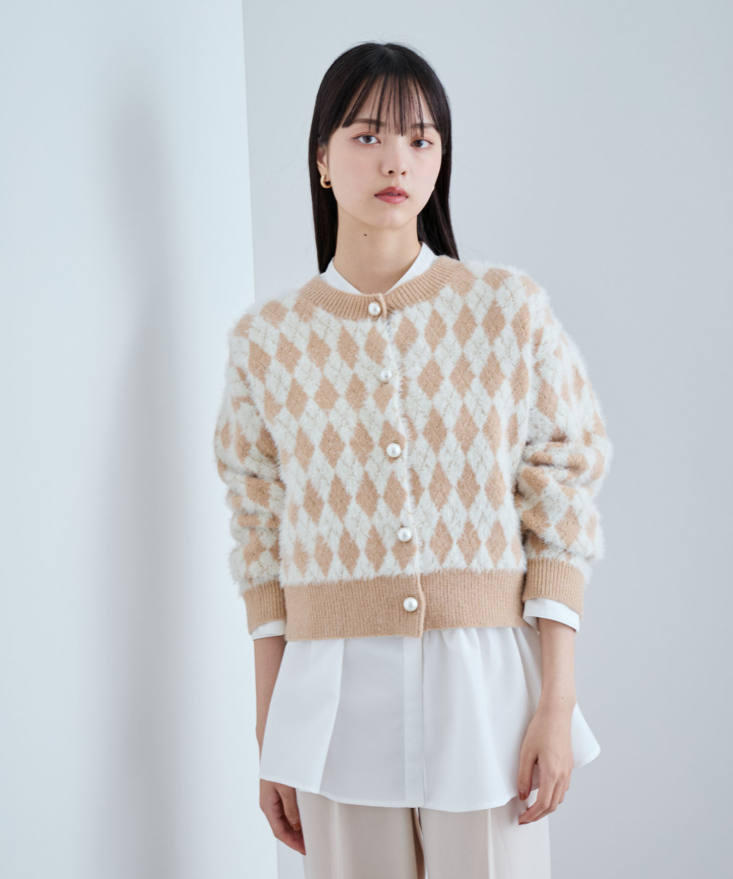 VIS「ミニアーガイル柄ビックパールボタンカーディガン」|カーディガン|
