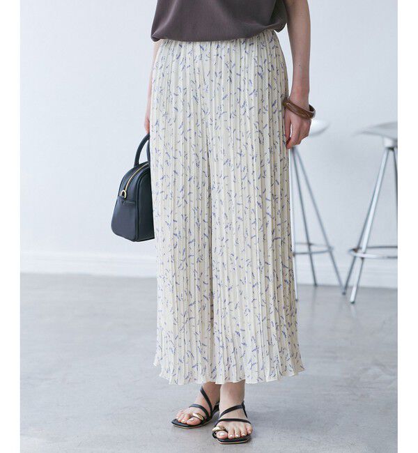 Rope&rsquo;Picnic「ガーデンフラワープリーツパンツ/リンクコーデ」|チノ|