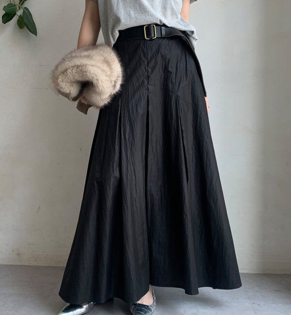  「シャイニータックフレアスカート」|スカート|ブラック